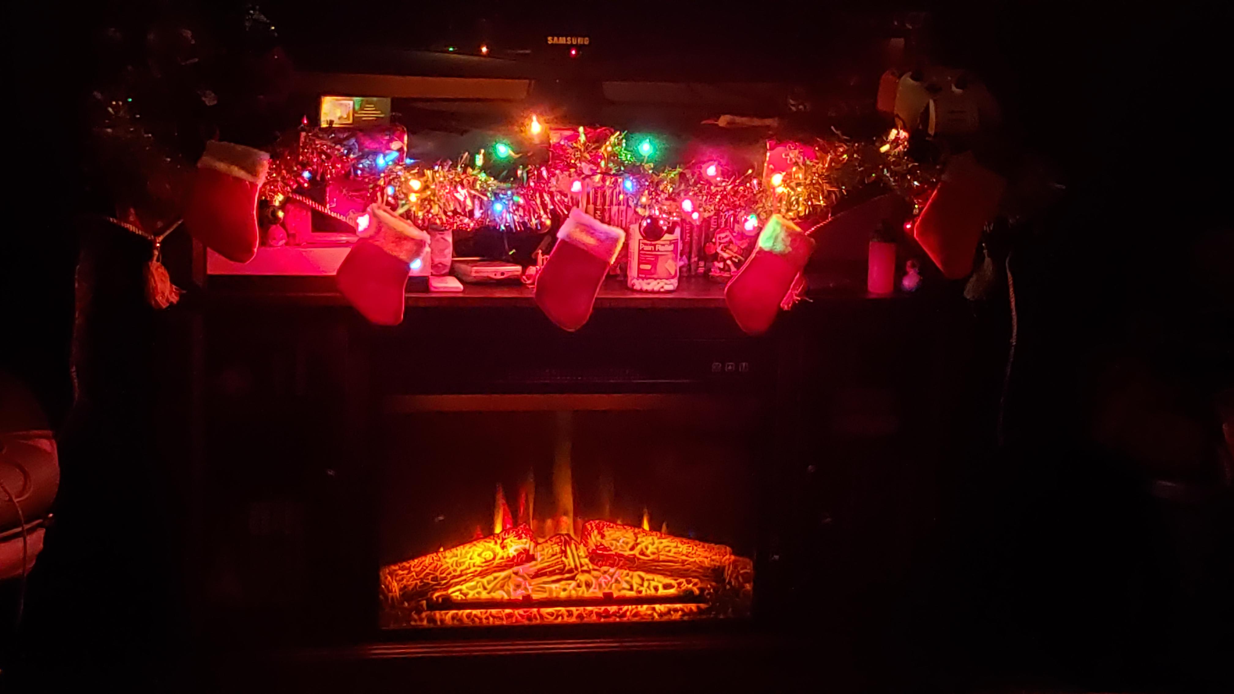 I'm not lucky enough to have a real fireplace, so I thought I'd show