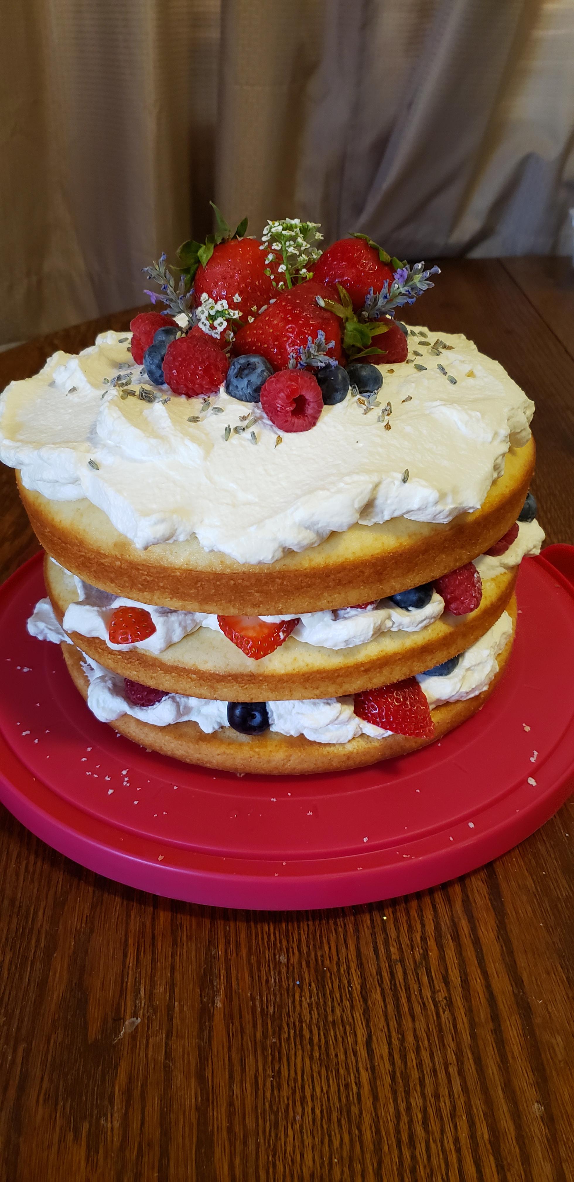 I made this Fresh Berry Cream Cake for my friend for her birthday. r