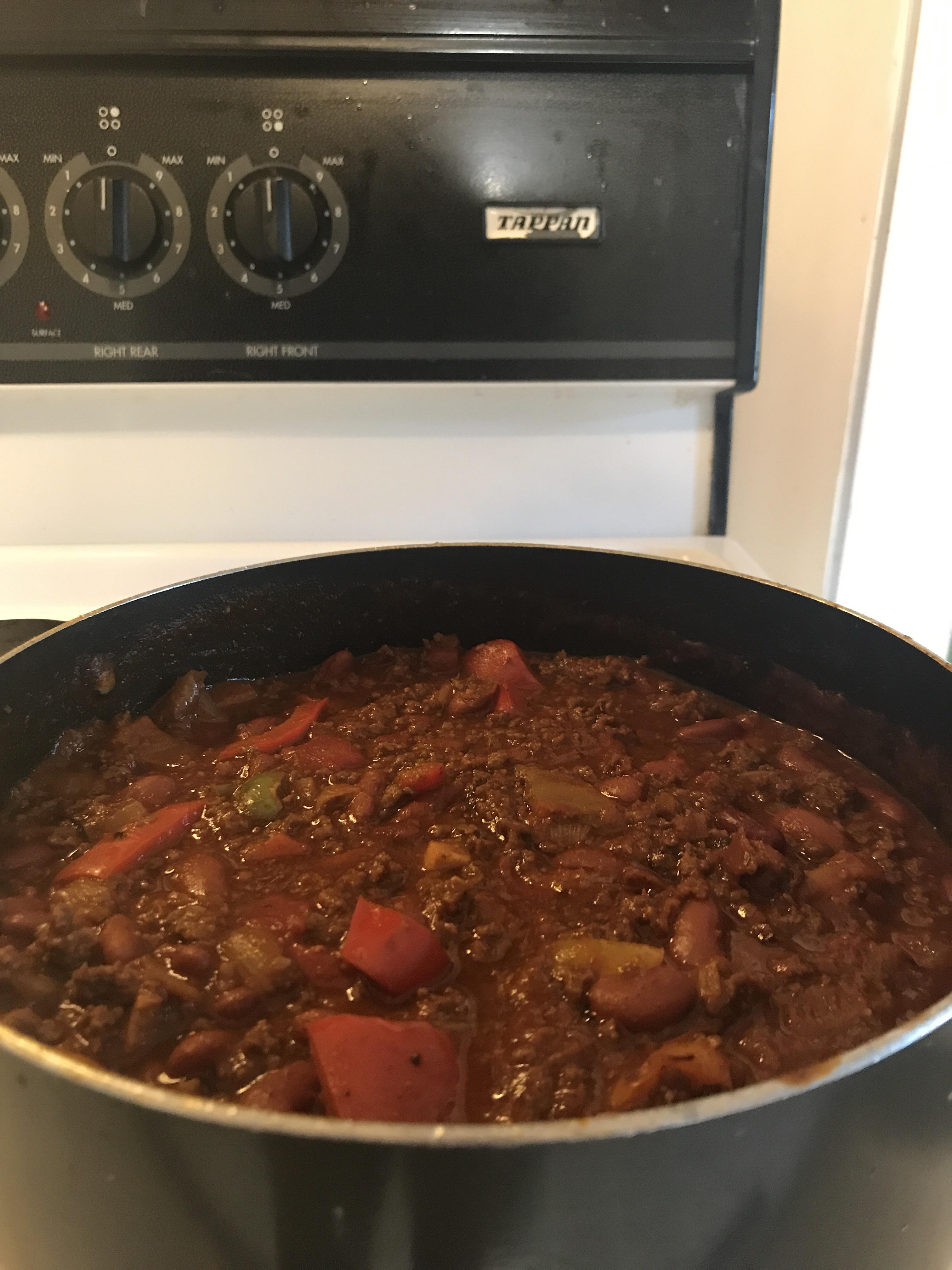 Spicy deer chili with peppers r/MealPrepSunday