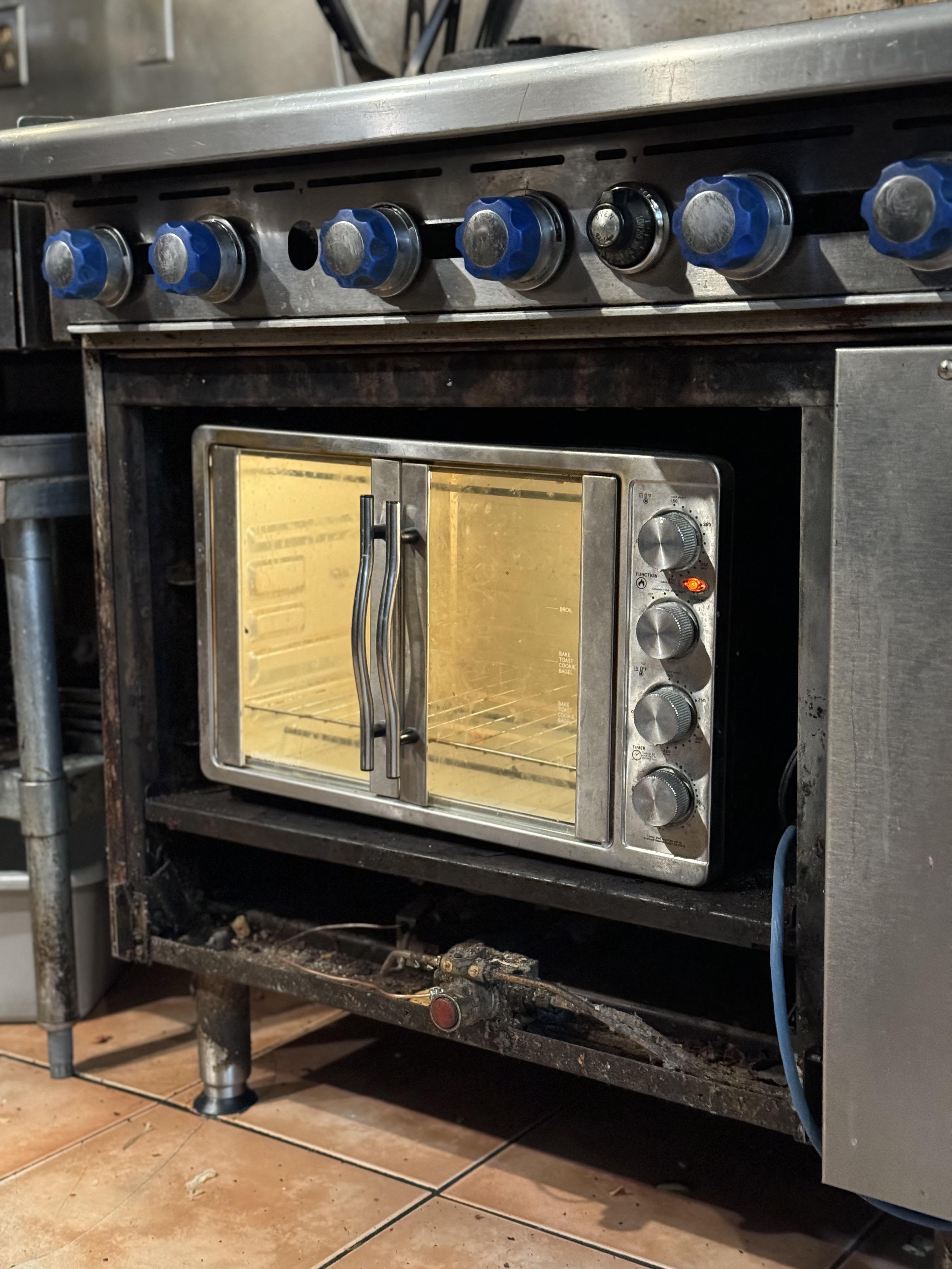 When your oven isn’t ovening, so you put an oven in your oven 😂 r