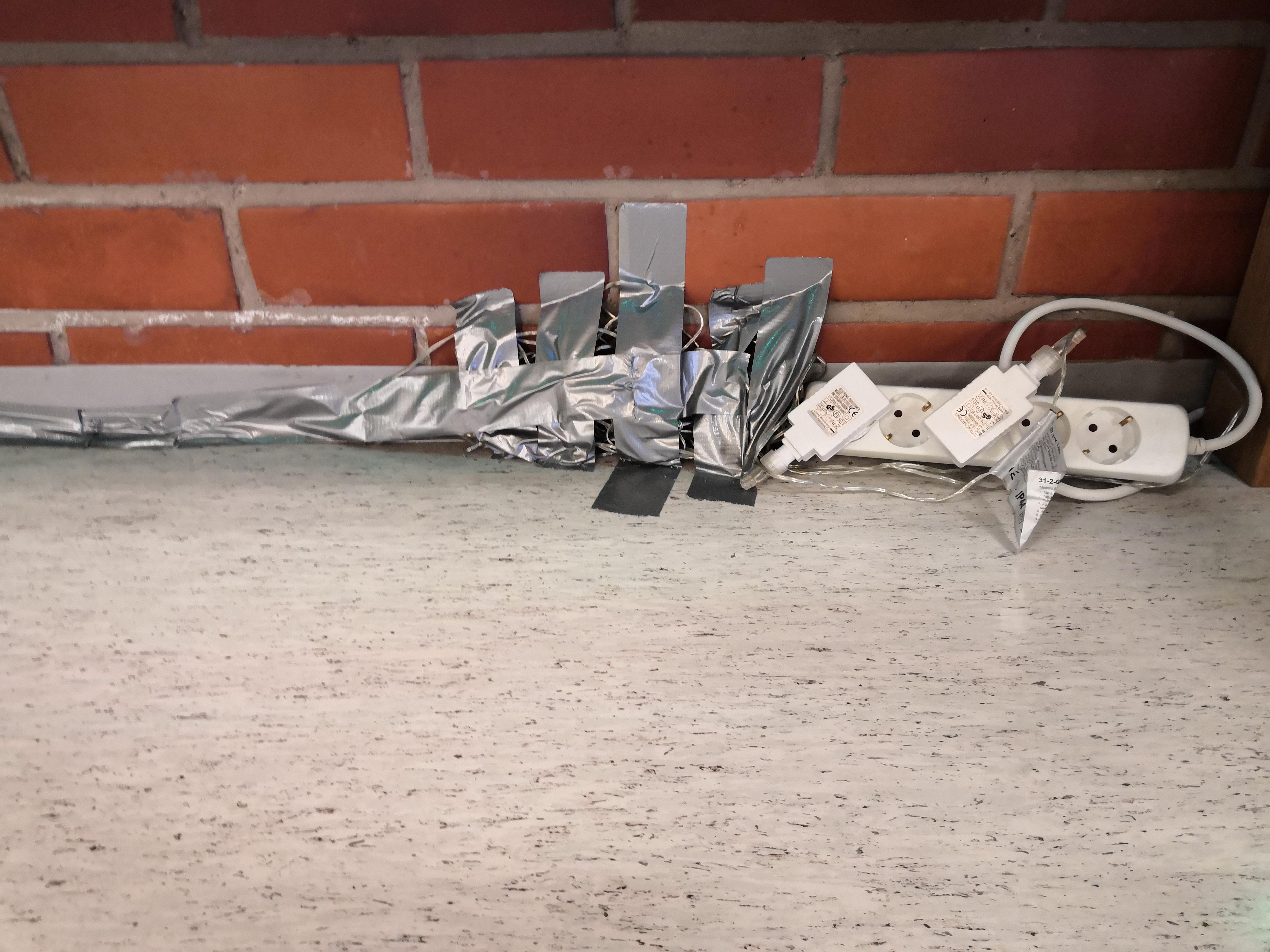 Christmas light cable management r/techsupportgore