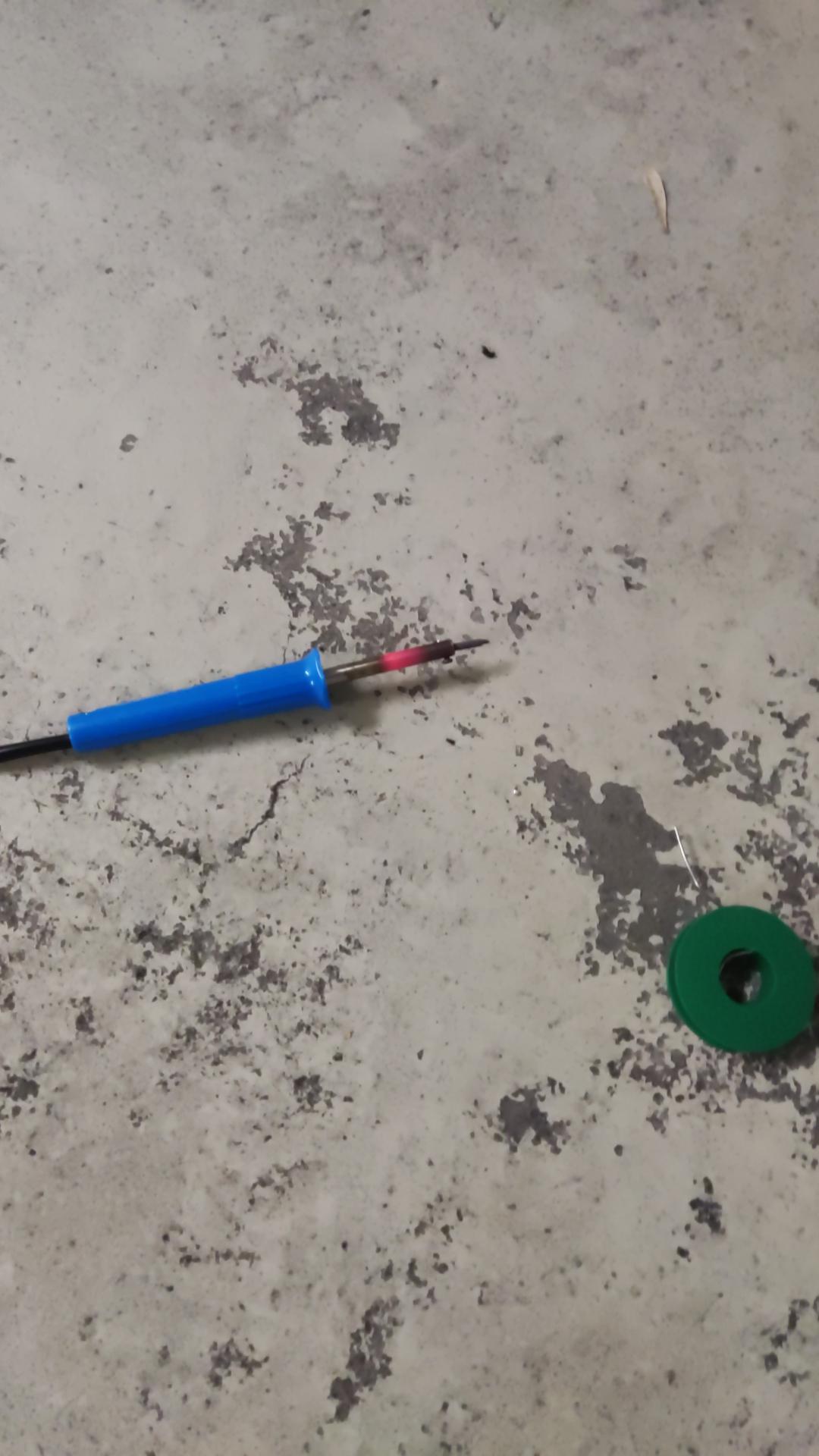 Is it normal that my soldering iron is getting red hot? r/AskElectronics