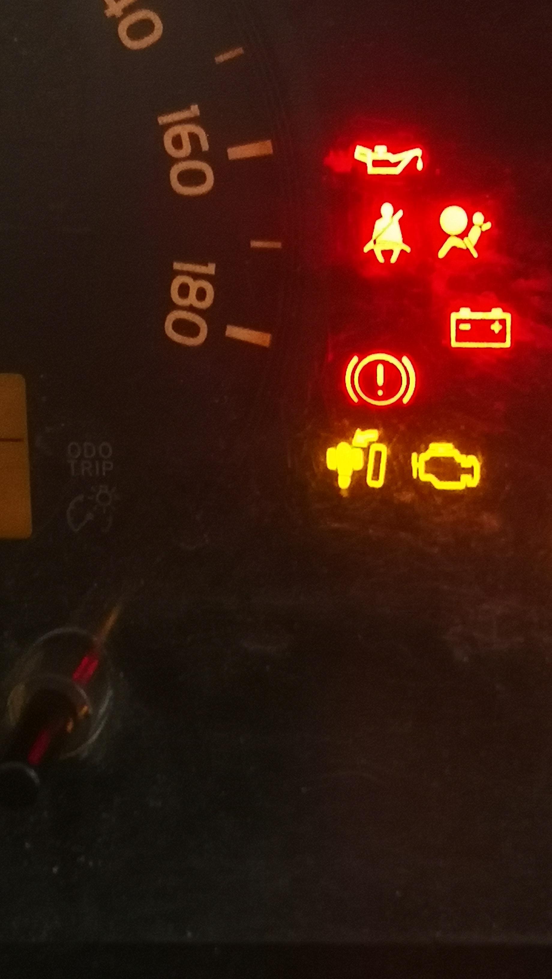 Toyota Hiace 2.5 diesel, What does the one beside the check engine