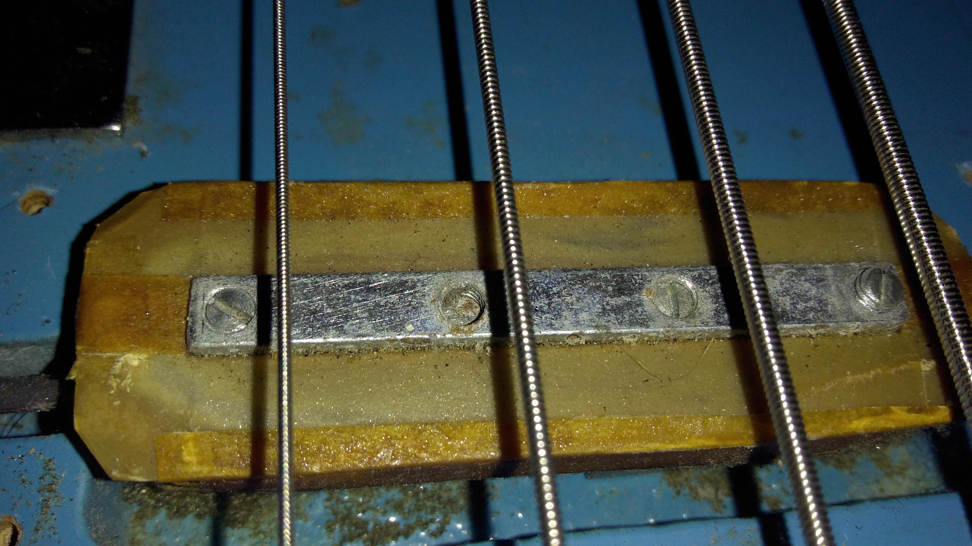 Any idea on how to fix this? My amp wont receive any sound from the D