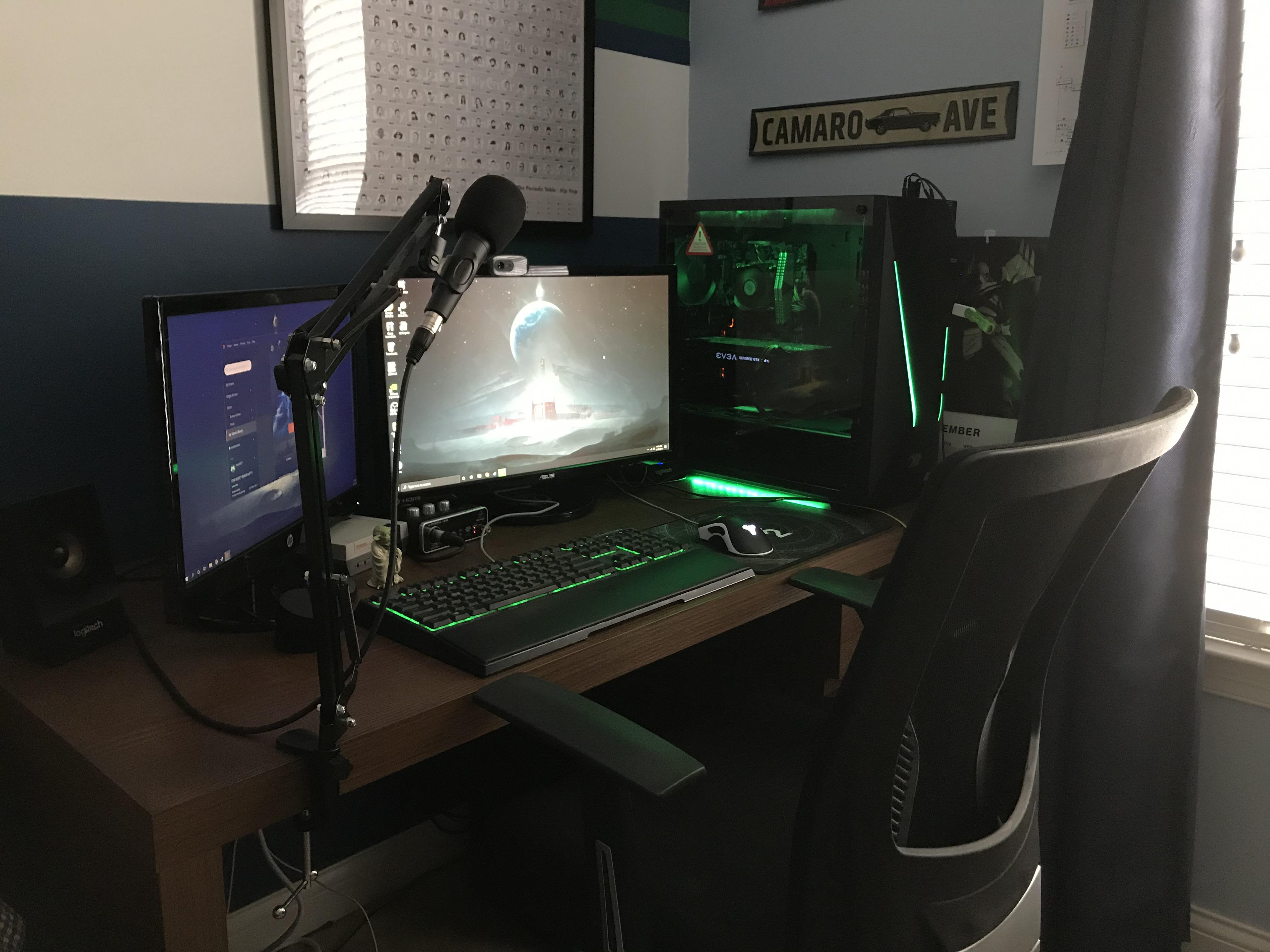 My setup 3.0, complete with new Malm desk from IKEA r/battlestations