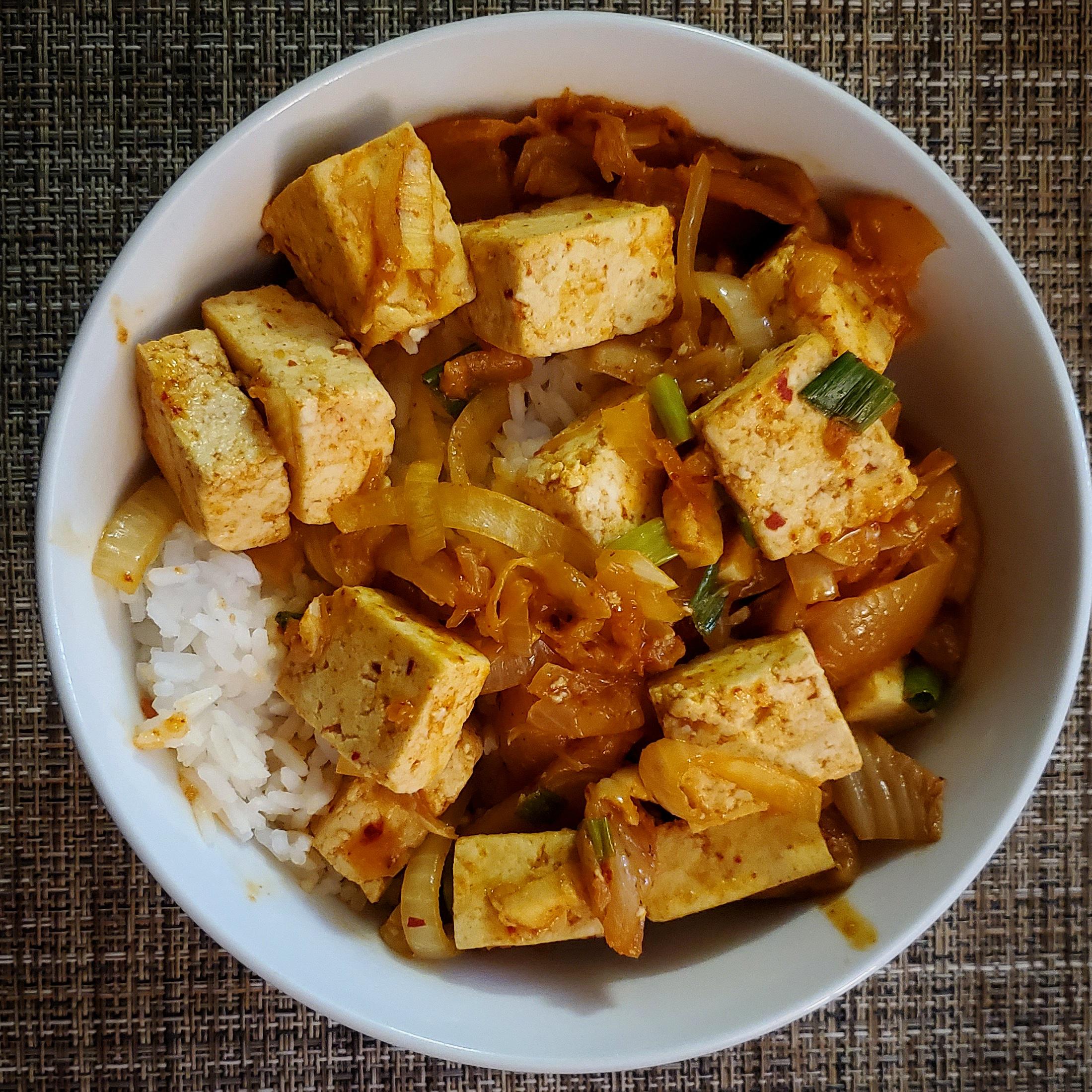 Stir fry tofu and kimchi over rice r/vegetarian