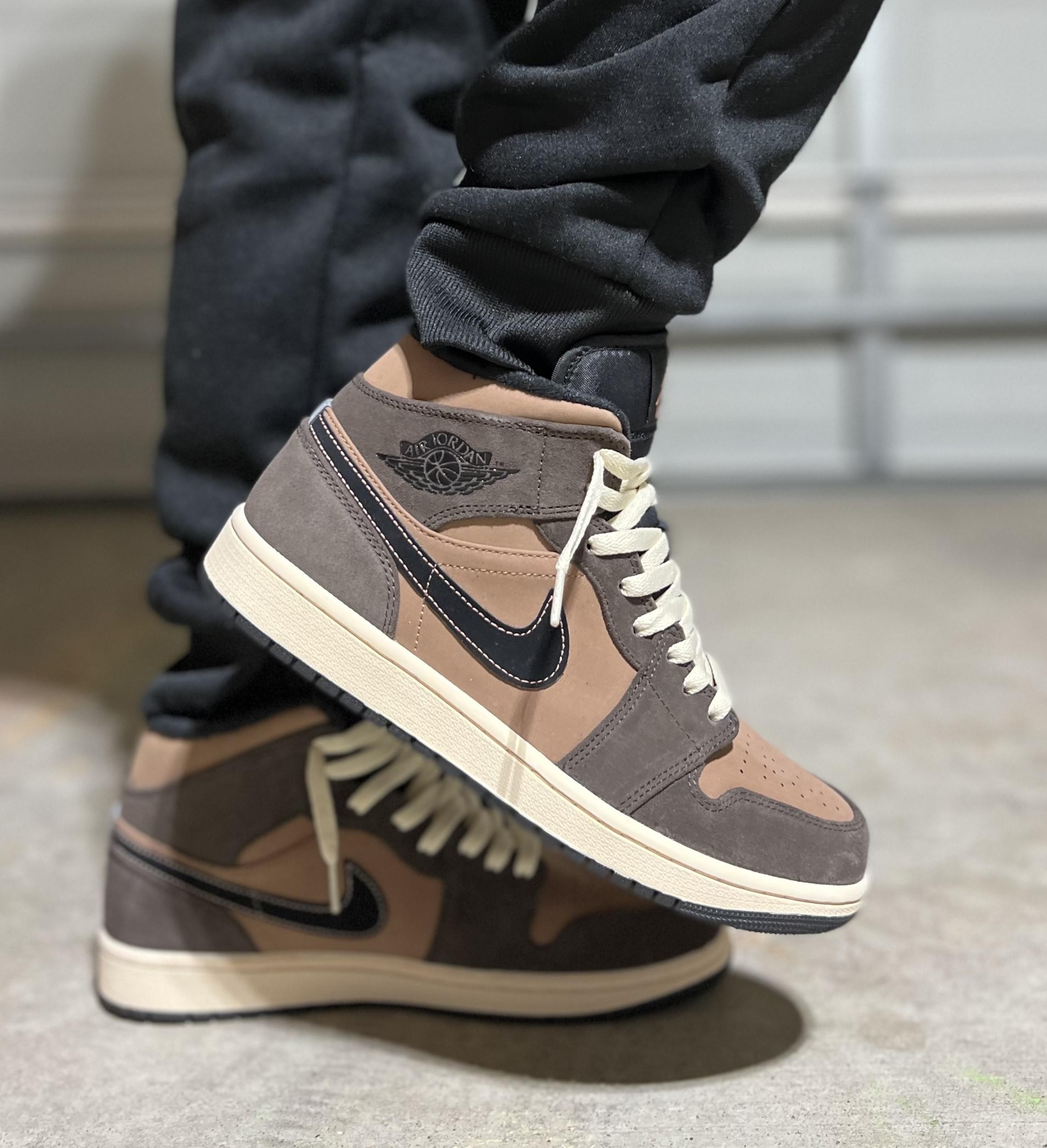 Beschleunigen Slowenien Tiger air jordan 1 mid chocolate Lesen Plakate