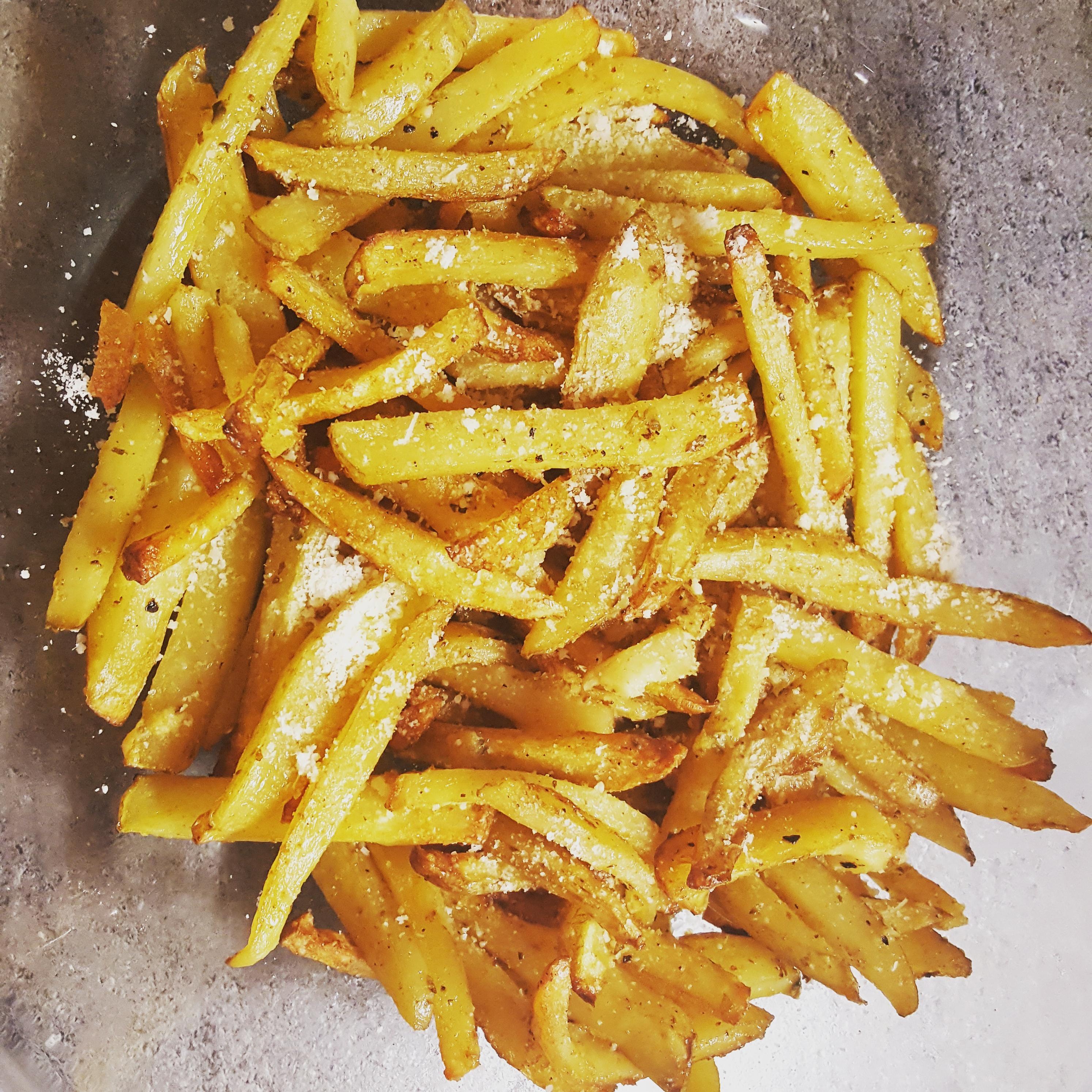 [Homemade] Garlic Parmesan French Fries. r/food