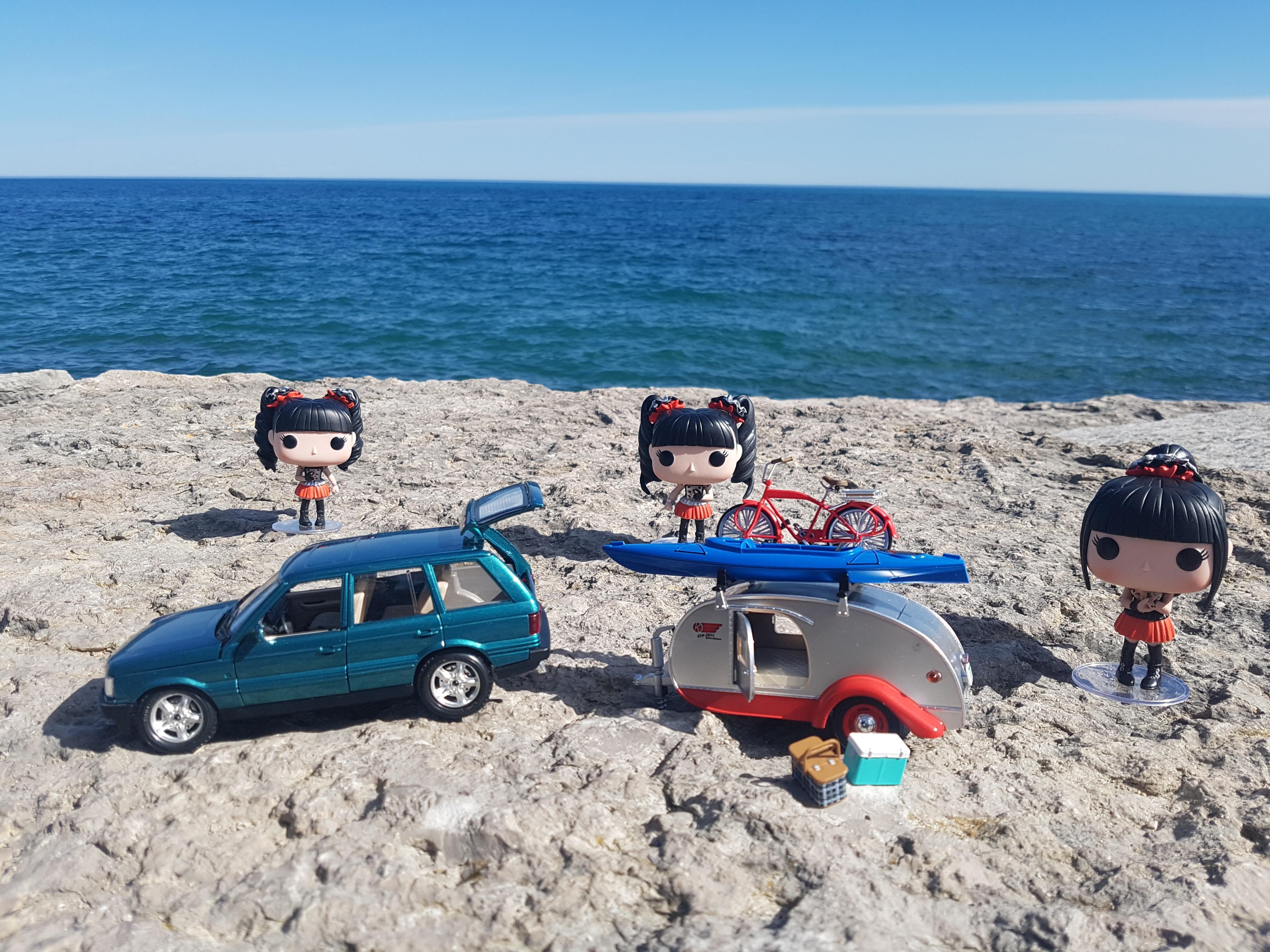 A sunny day road trip by Lake Ontario P BABYMETAL