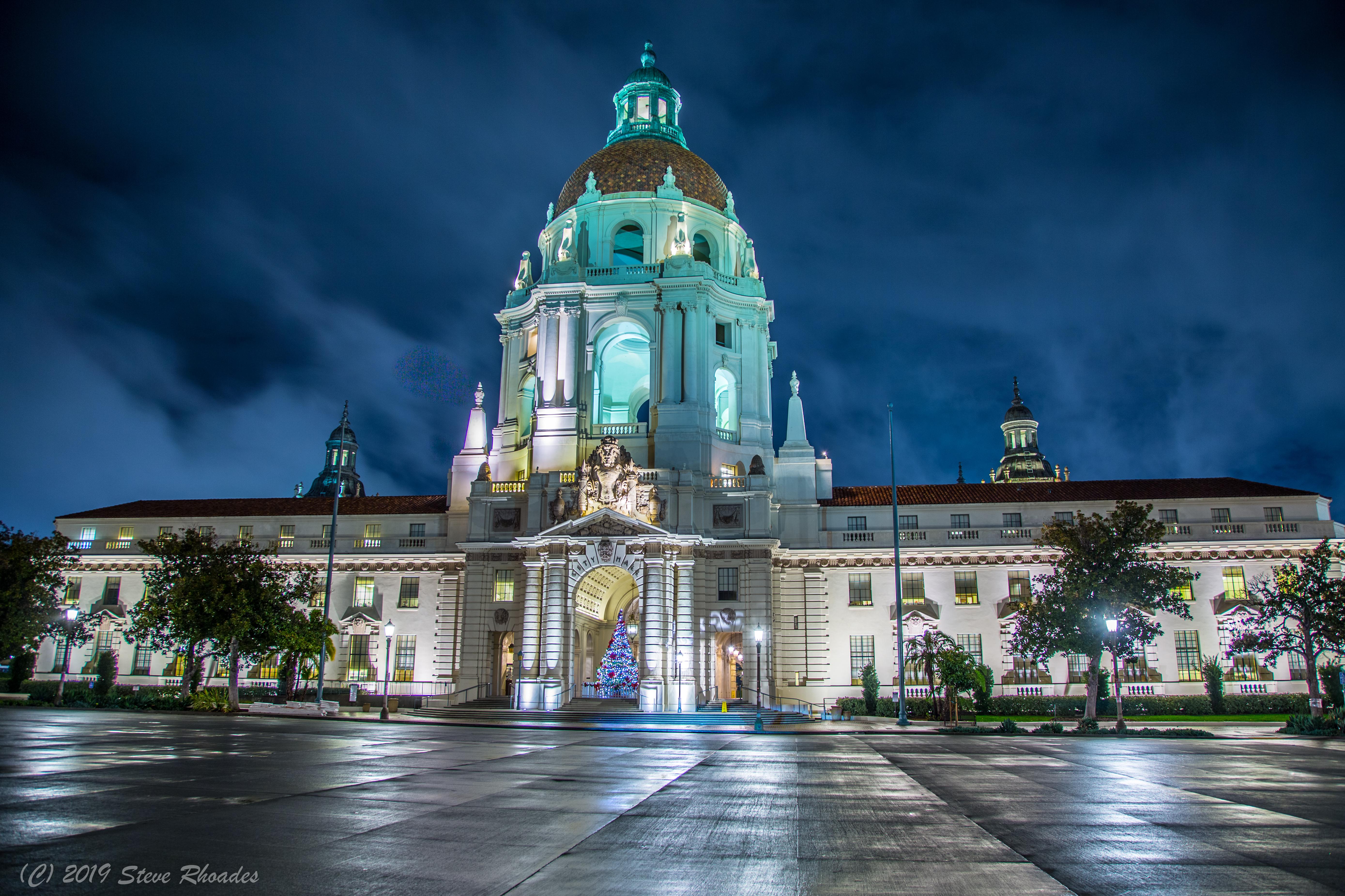 Pasadena City Hall this evening right after the rain r/pasadena