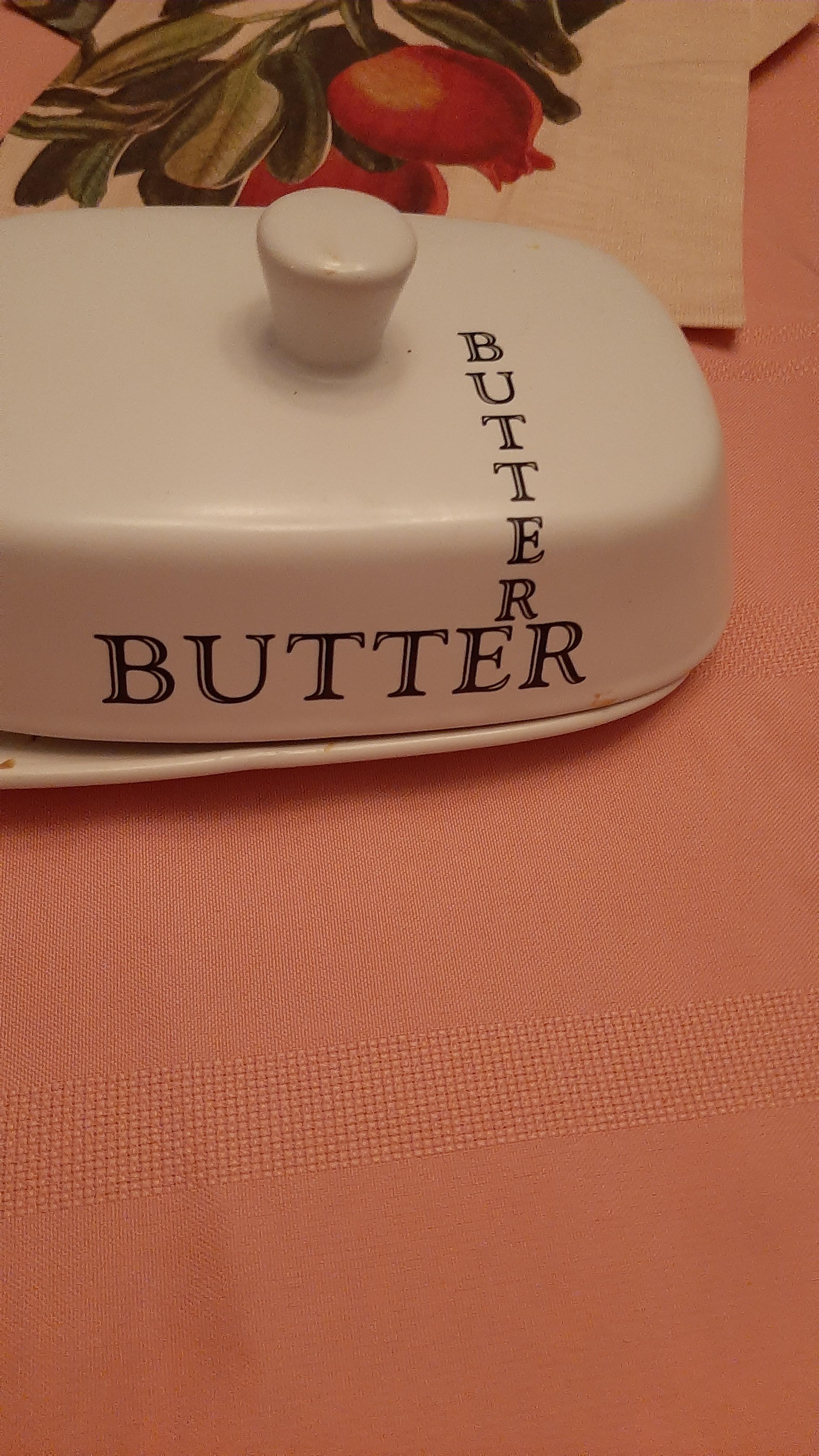 B U T T E R r/CrappyDesign