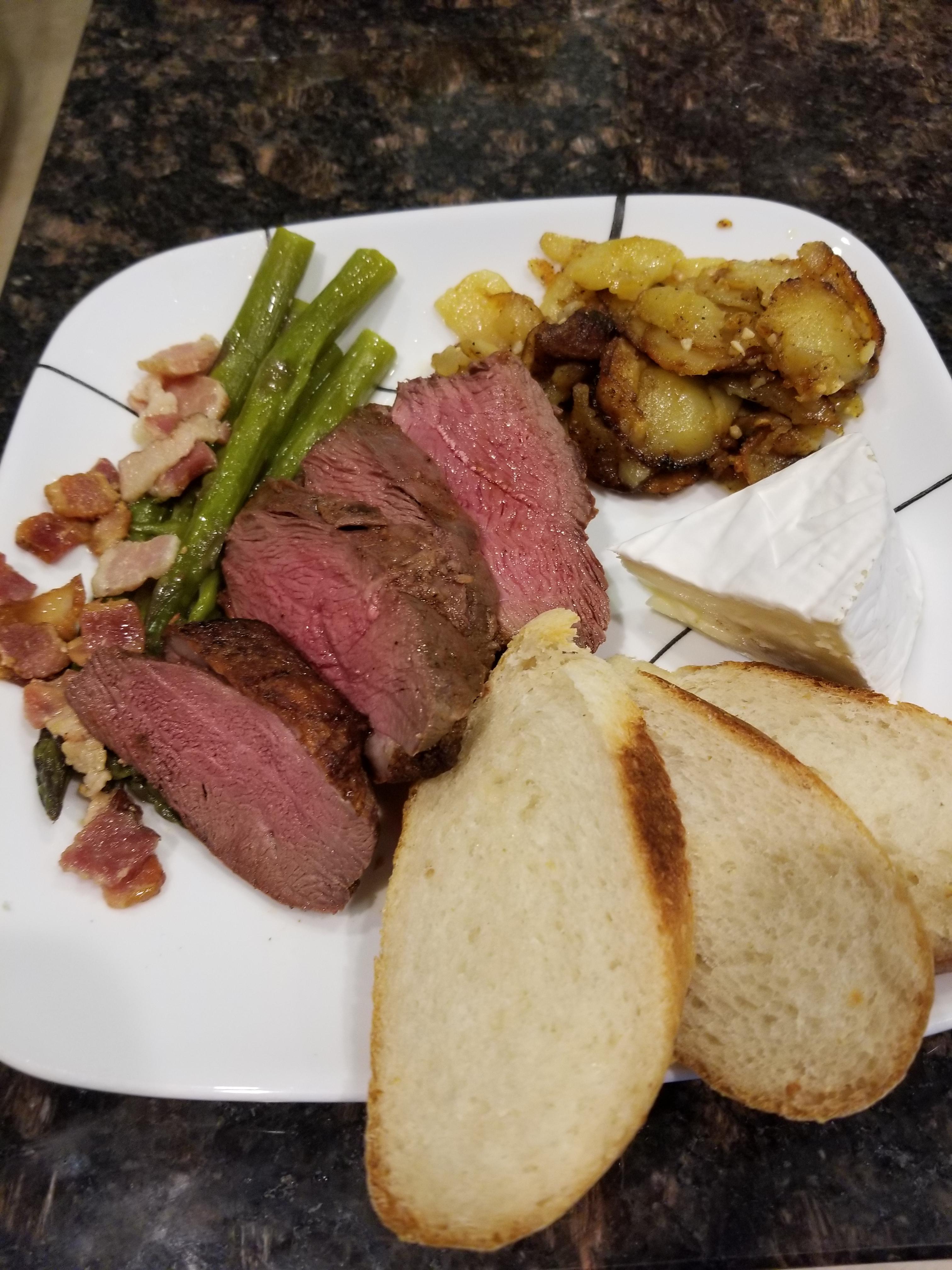 [Homemade] Pan fried duck breast, asparagus, duck fat potatoes, home