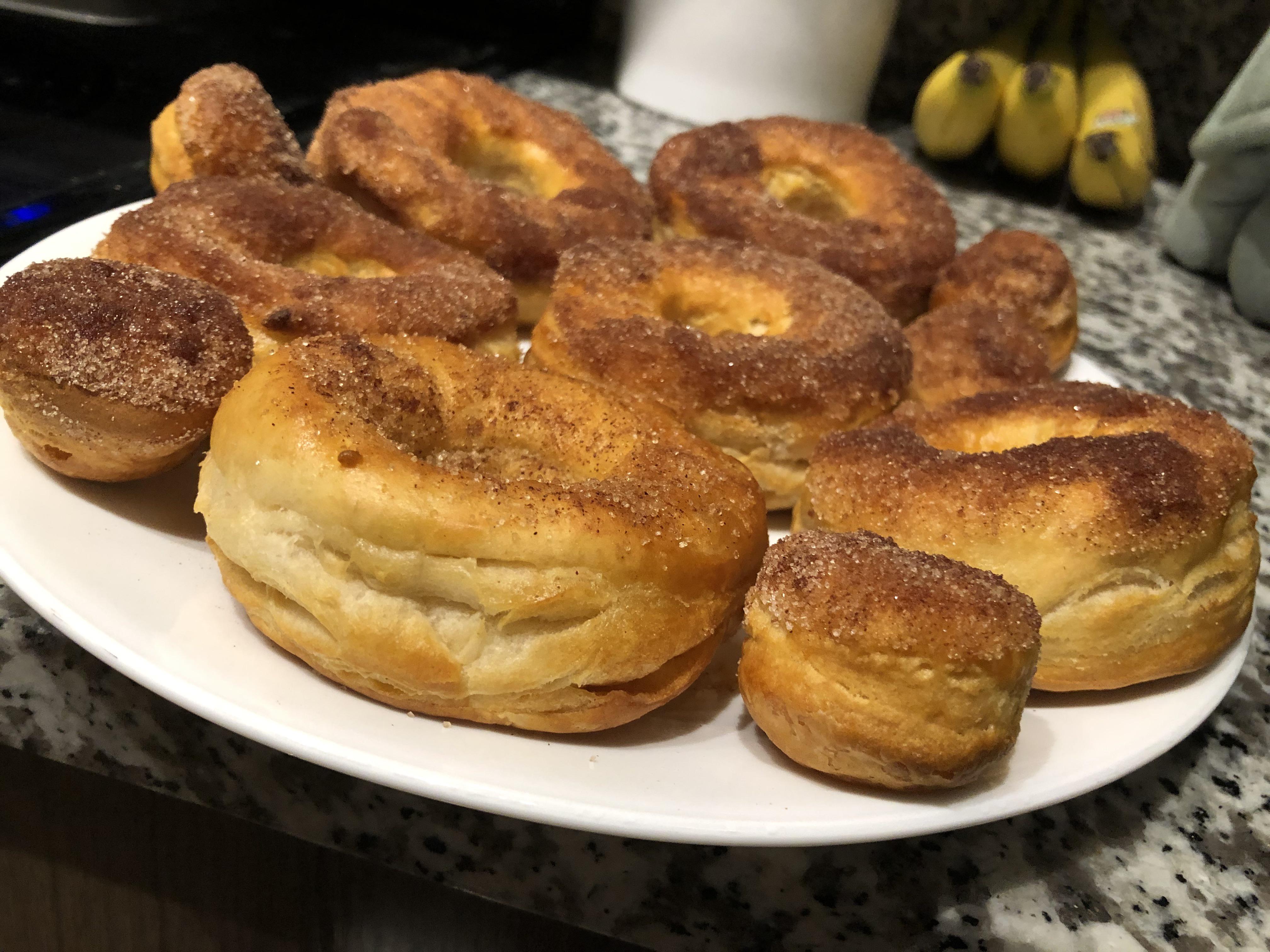 air fryer cinnamon donuts! used canned pillsbury biscuit dough & just