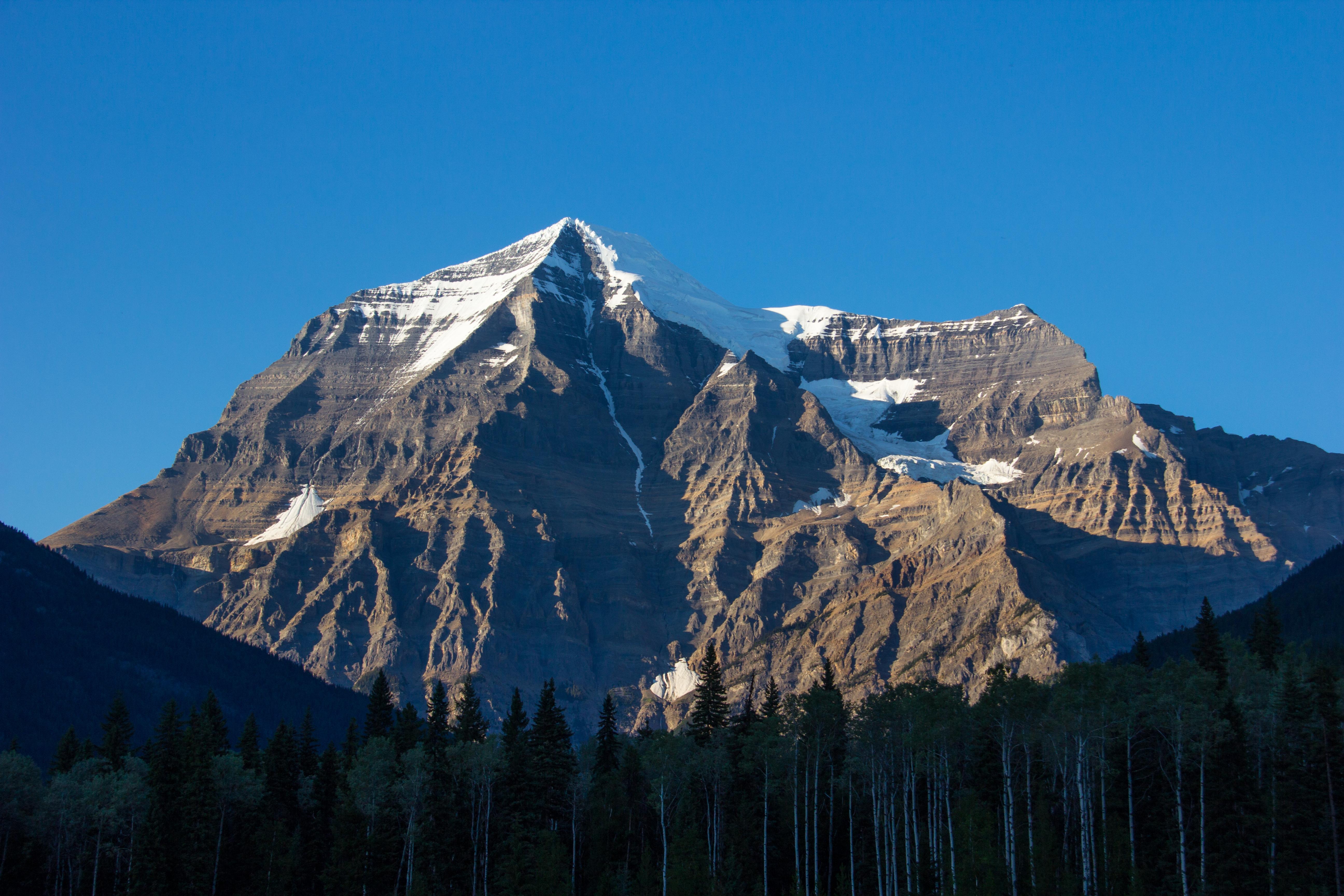 Mount Robson, British Columbia [5184x3456] [OC] r/EarthPorn