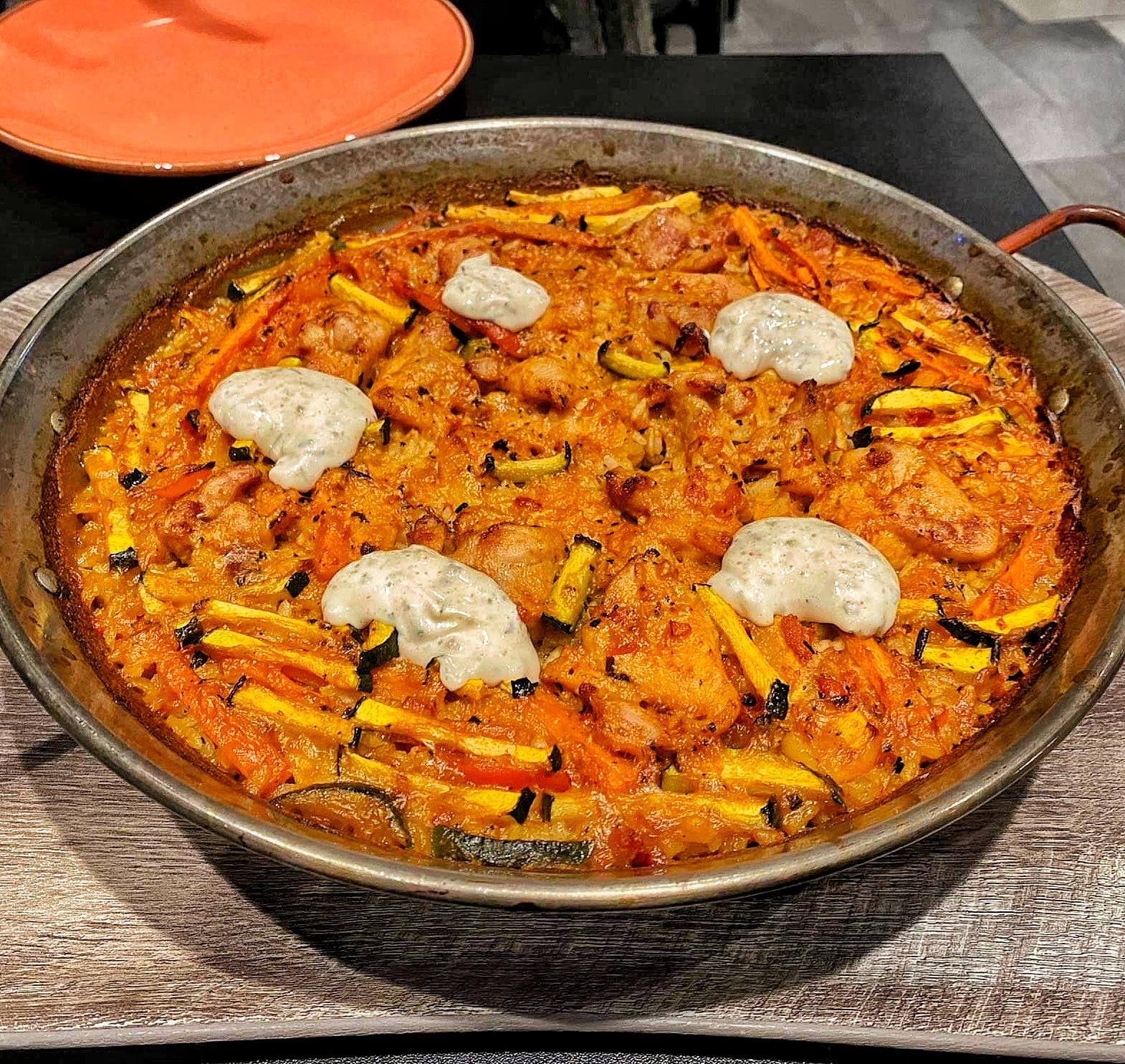 Chicken paella r/MealPics