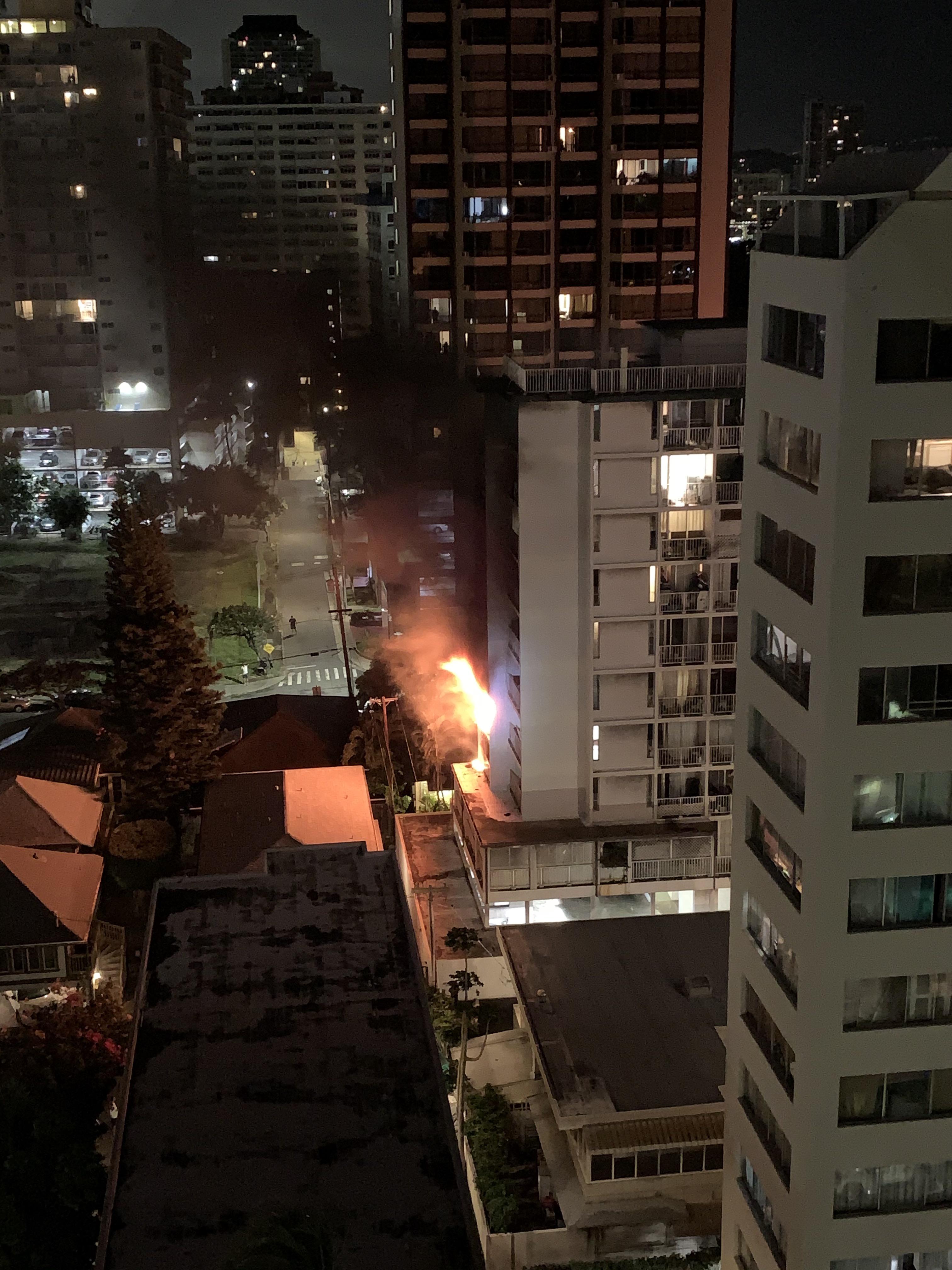 Apartment fire in Waikiki tonight r/Hawaii