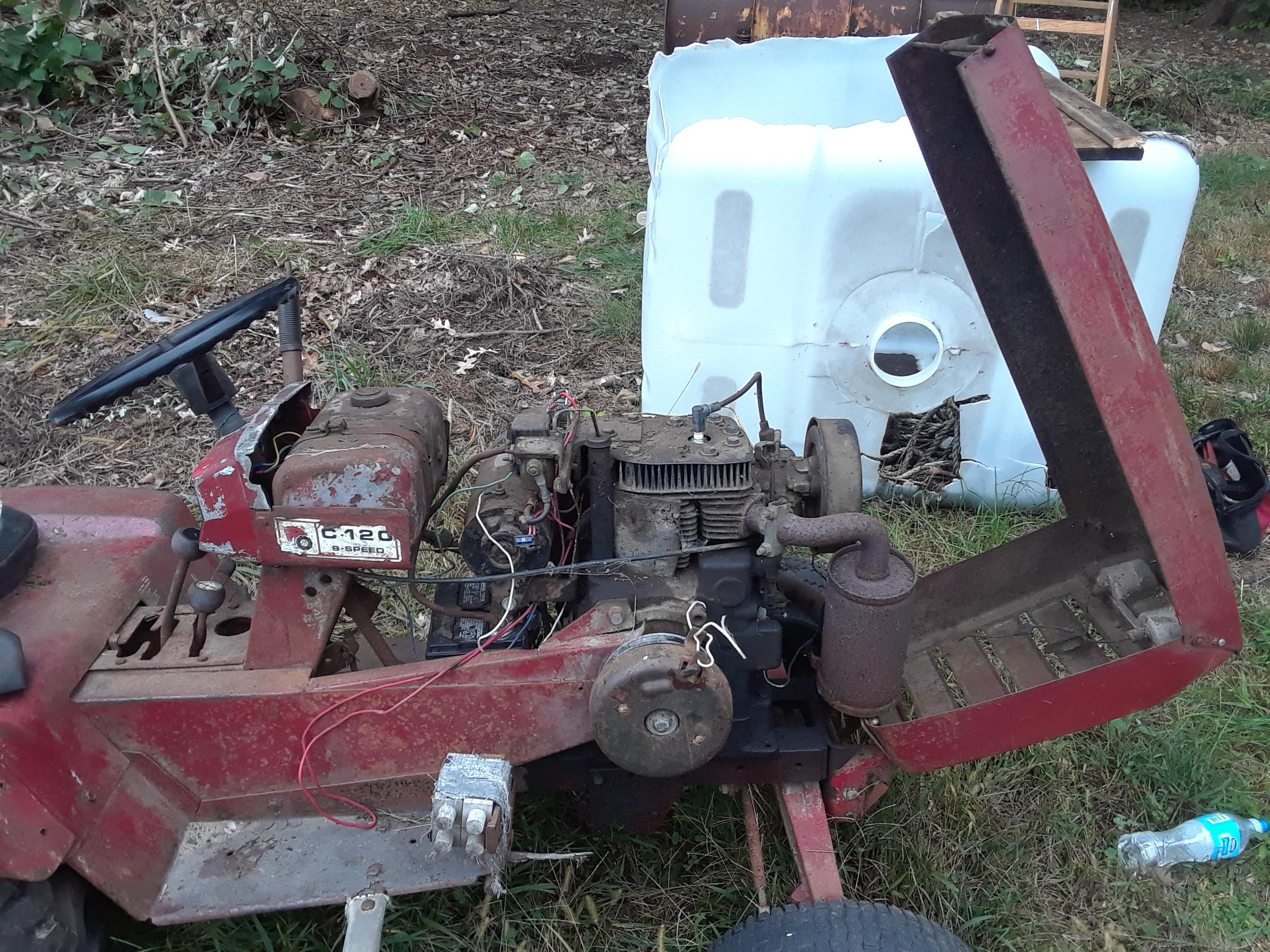 Found this old Wheel Horse C120 at a farm I work at. Inexperienced