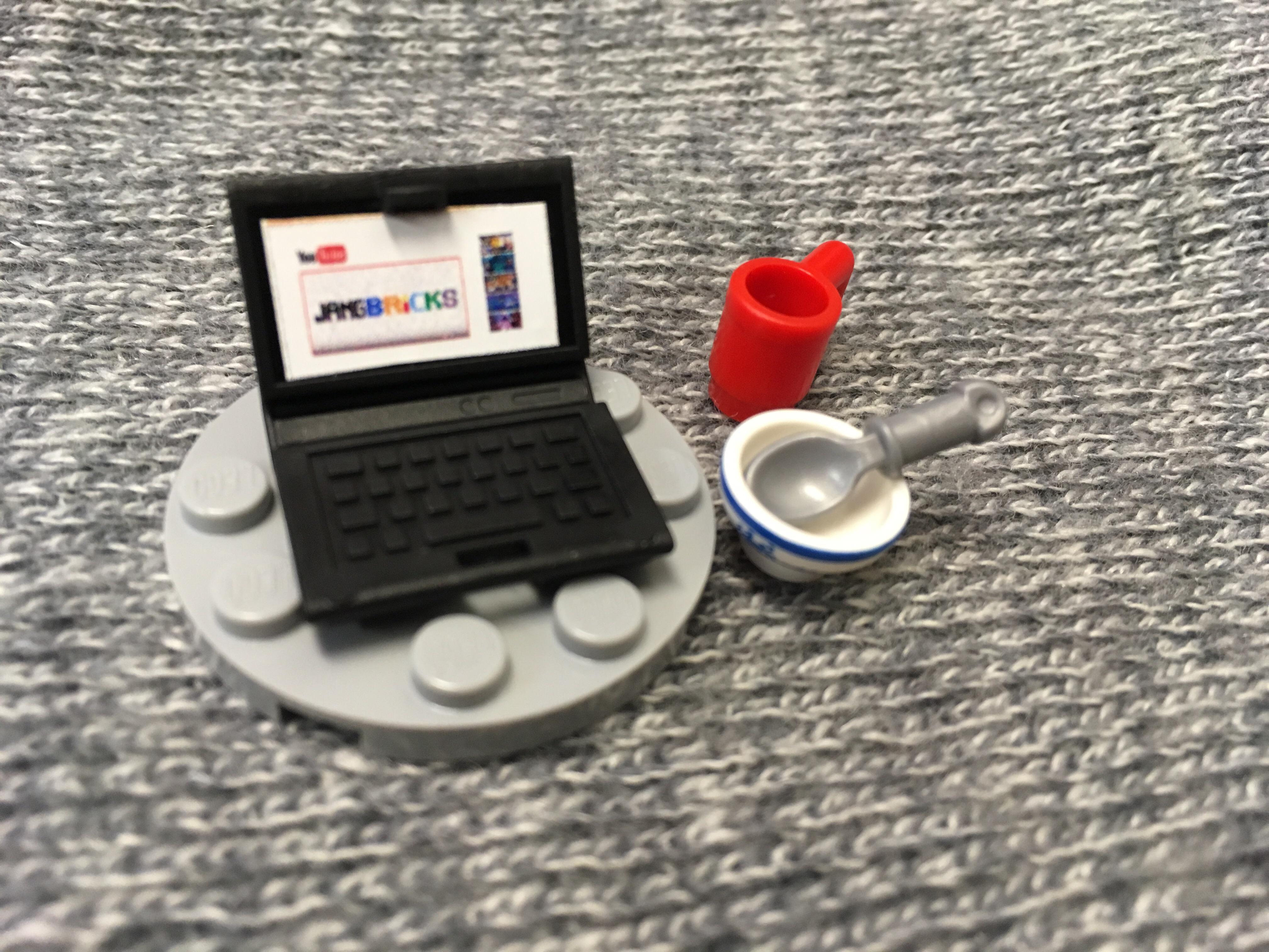 Made a screen for the Lego laptop r/lego