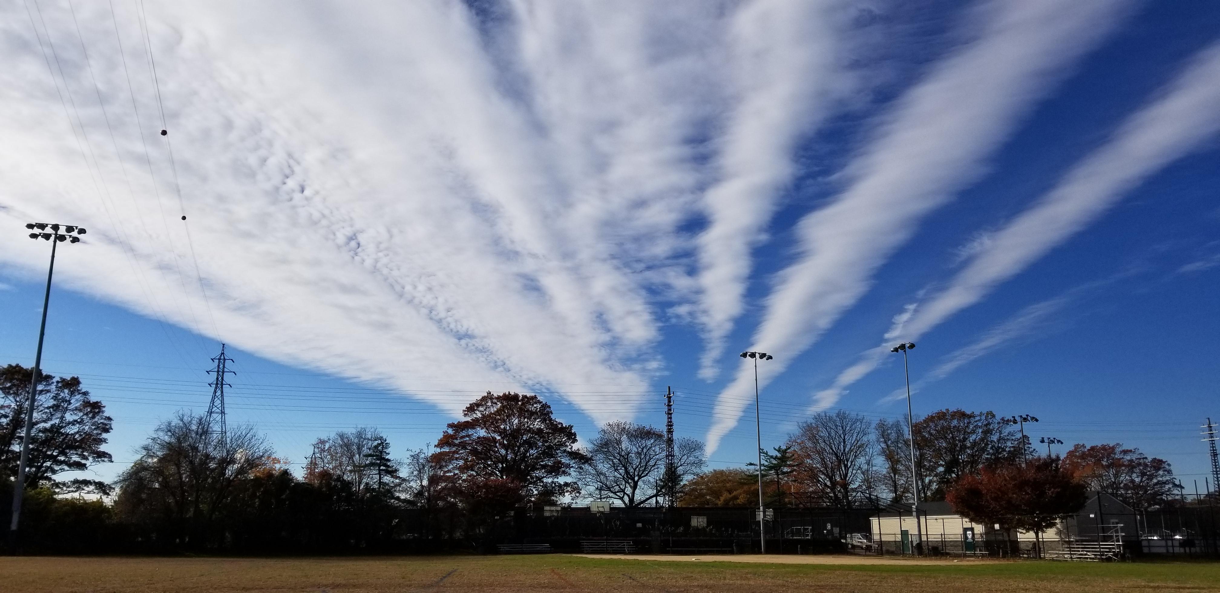 Some interesting clouds i saw this morning. Lynbrook, NY r/weather