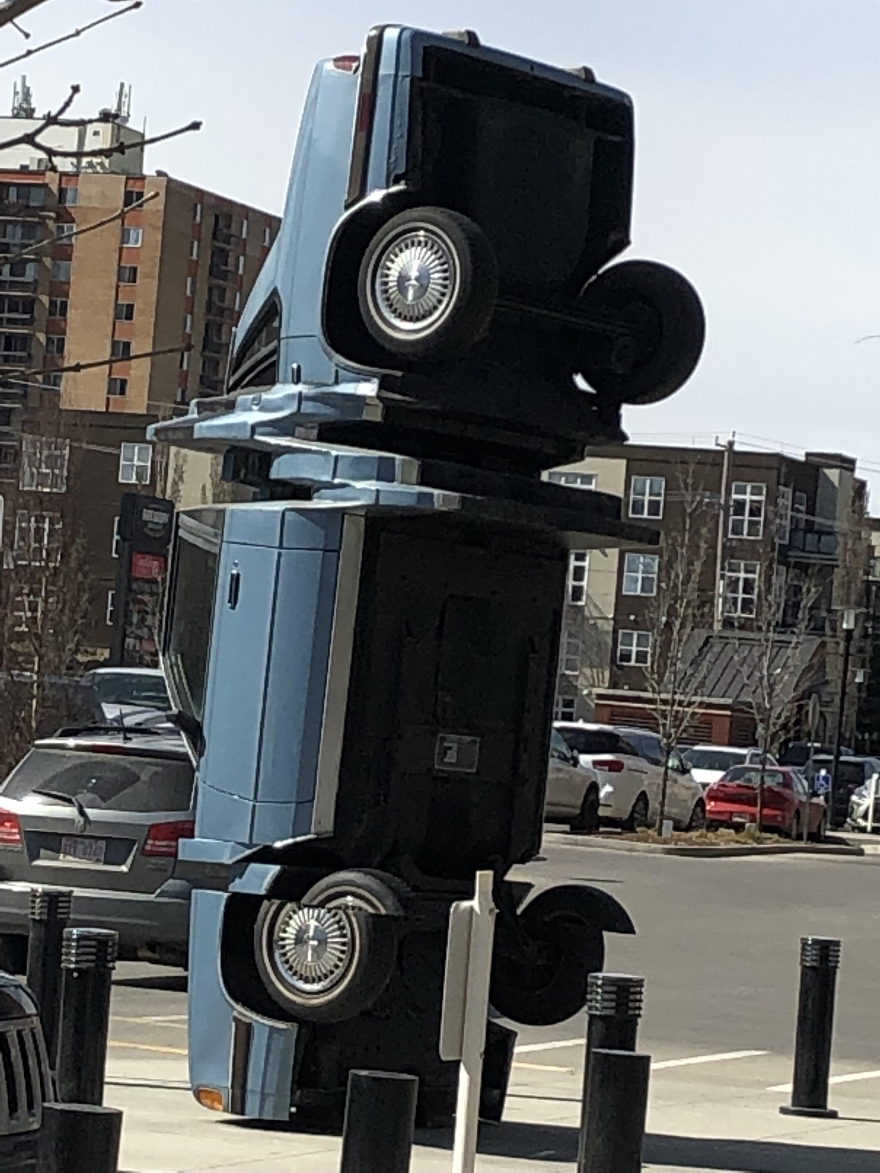 This statue in Edmonton, Alberta r/mildlyinteresting
