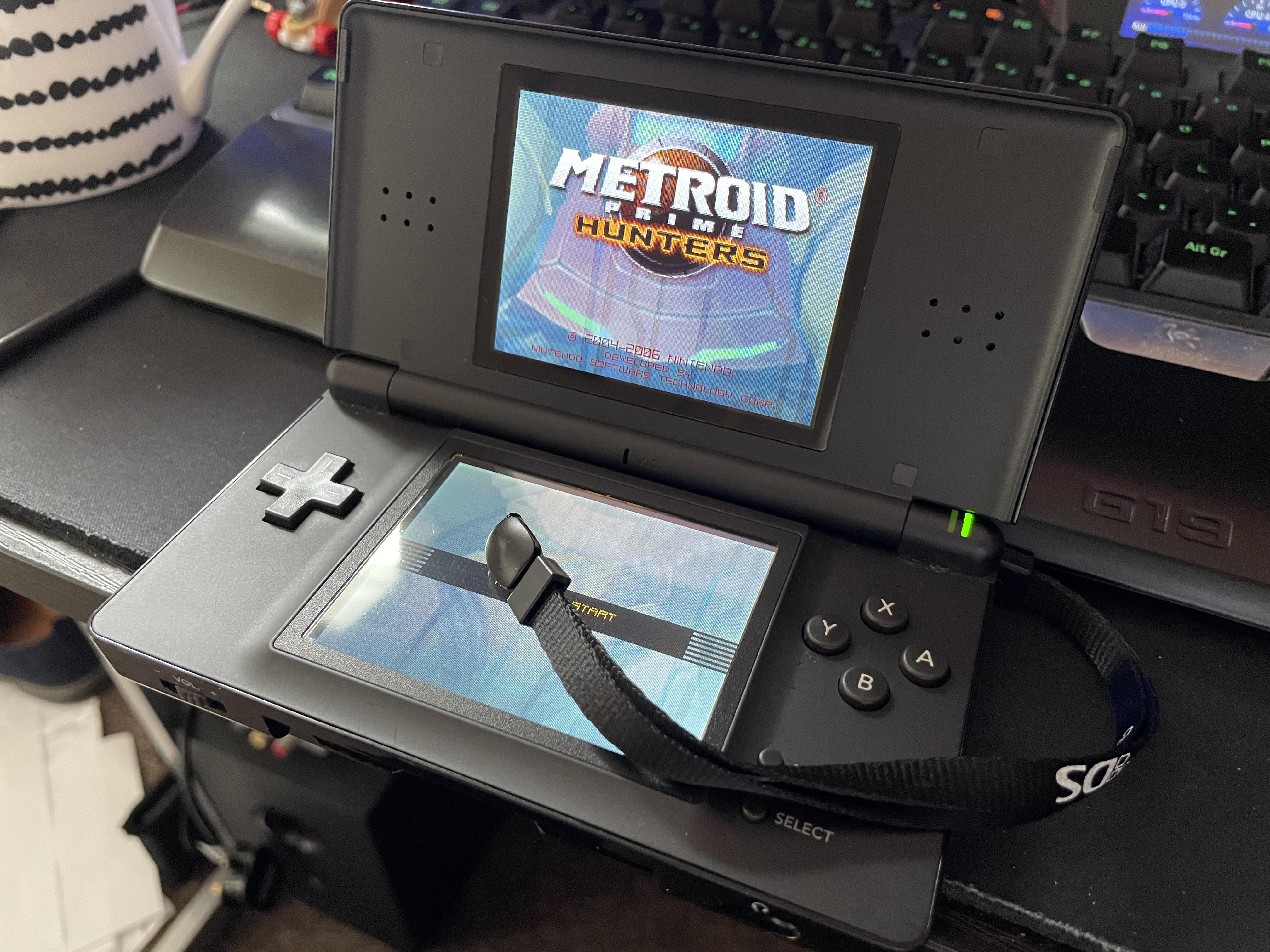 Finally tracked down an original DS Thumb Stylus to enjoy Metroid Prime Hunters as it’s meant to