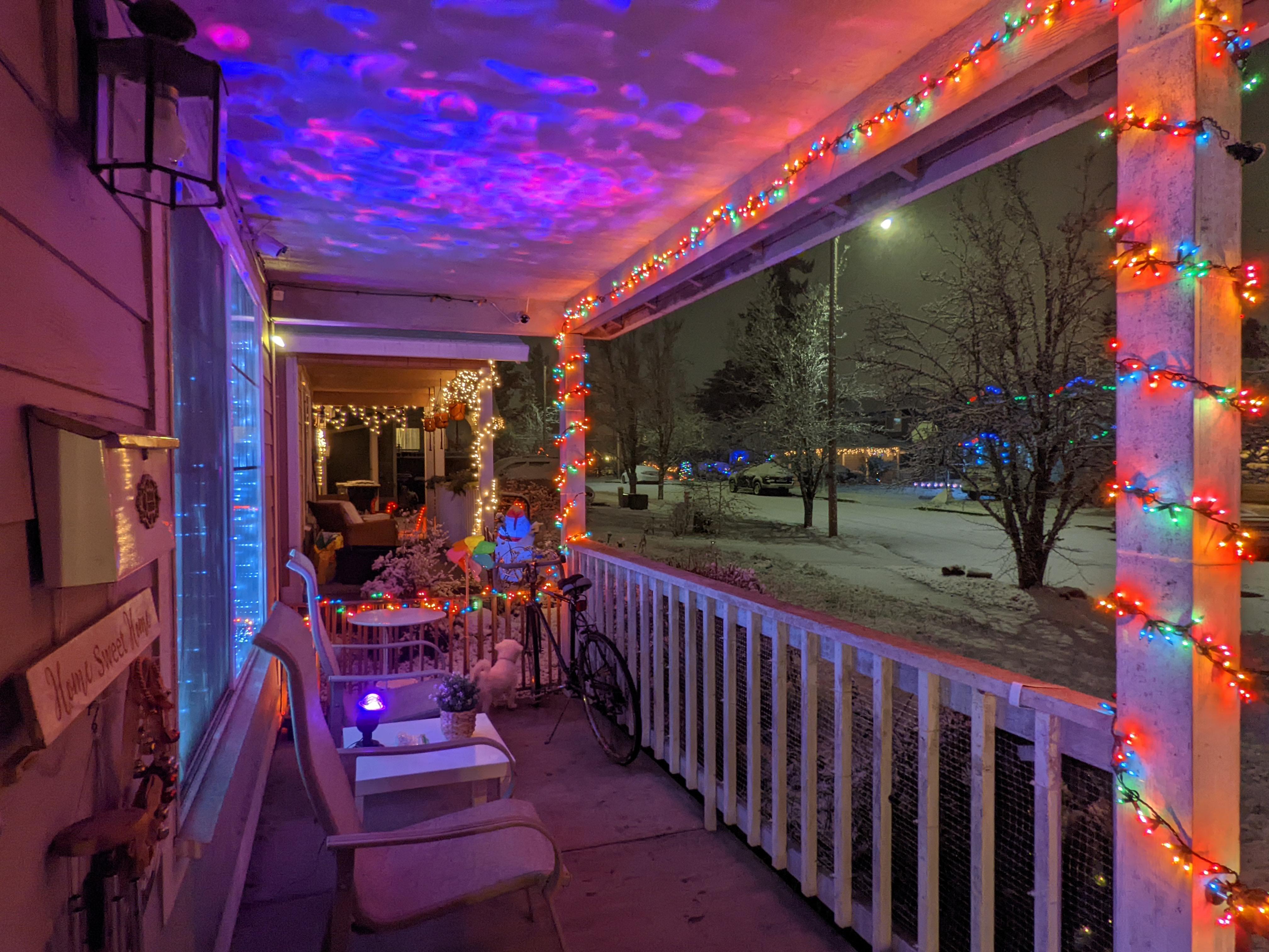 Enjoying the snow on my porch r/CozyPlaces