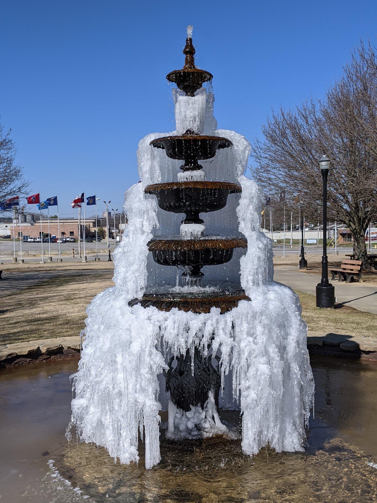 Fountain in the park. Cullman, AL r/pics