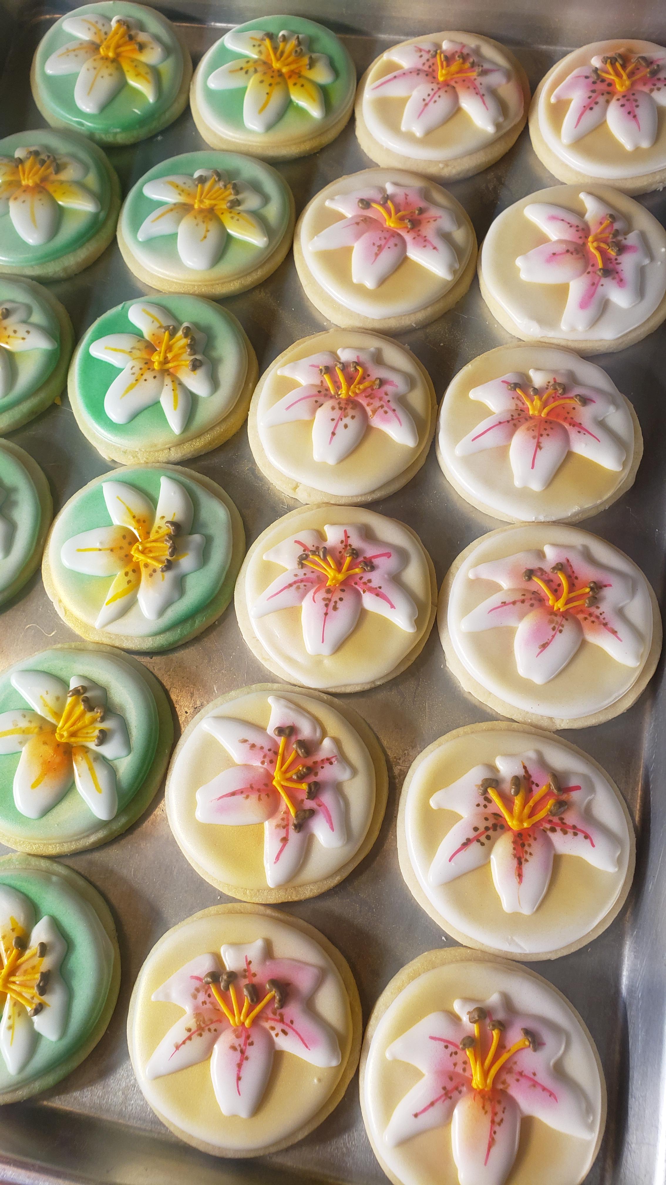 Reminded me of Peeta's tiger lily cookies from Catching Fire; "They are