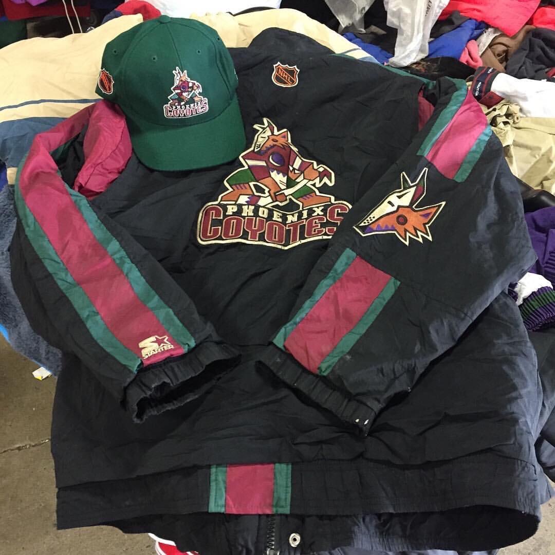 Anyone else have an awesome hat and jacket/jersey combo? r/hockeyjerseys