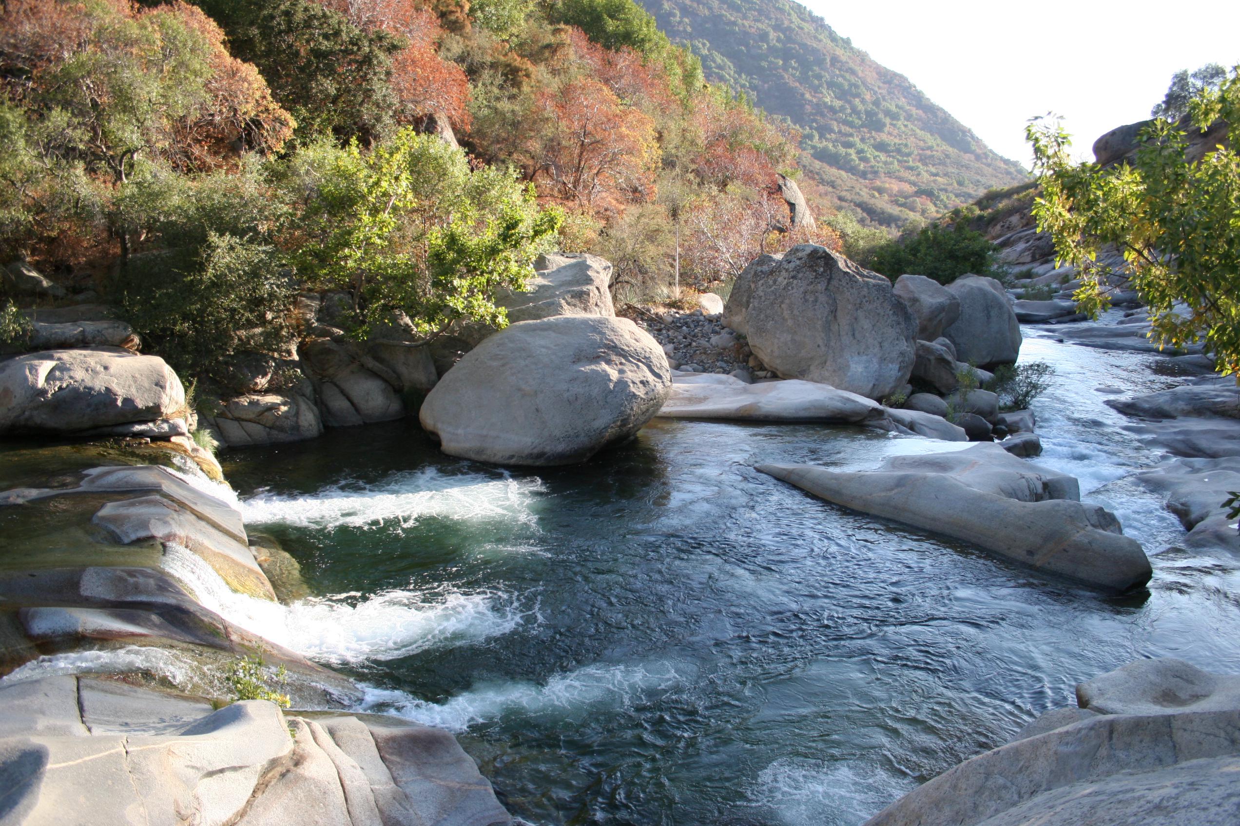 Just outside Springville, CA. Middle Fork Tule River. [2544x1696][OC
