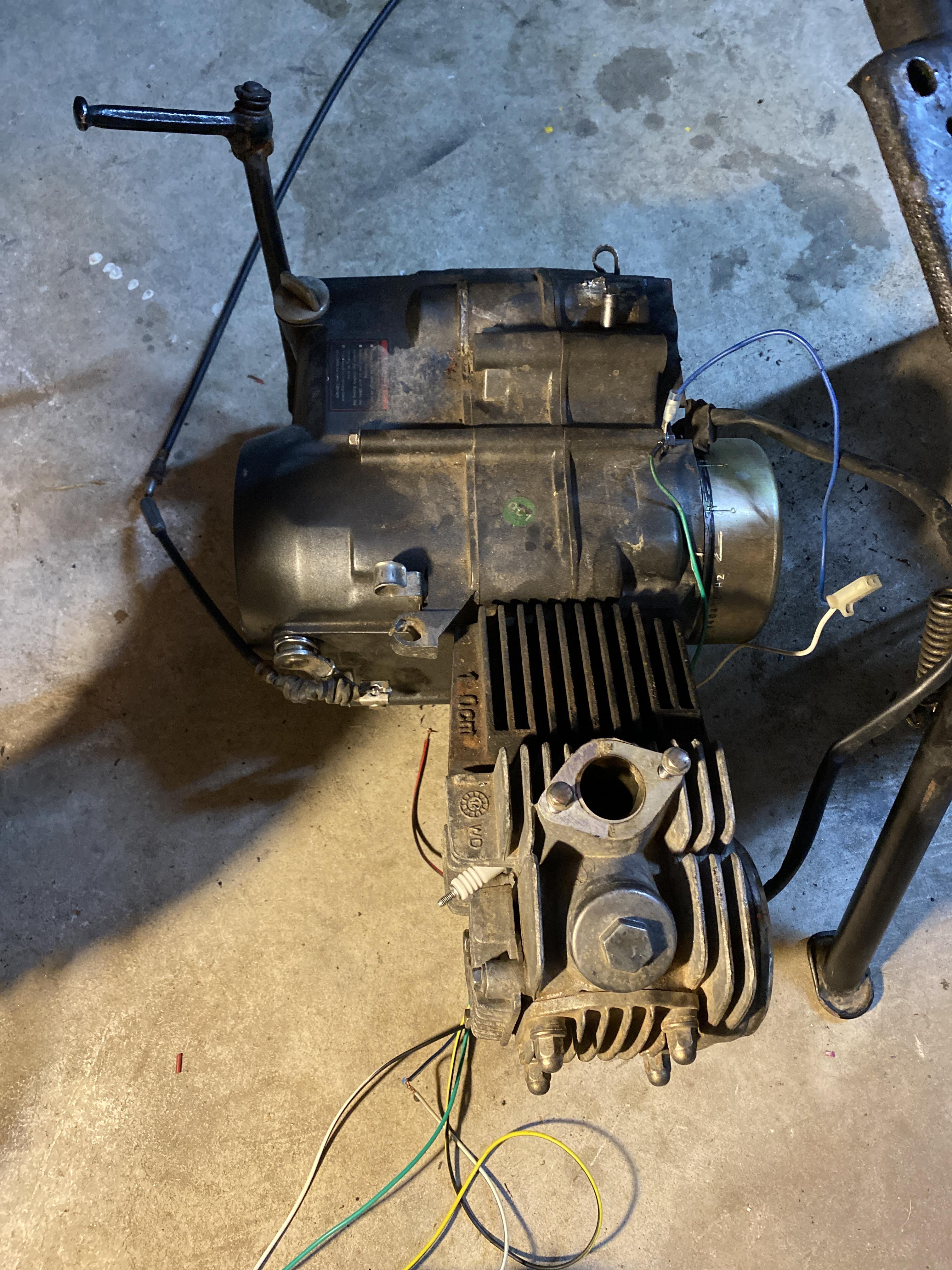 Working on a Chinese pit bike, these things don’t have gearbox oil? It