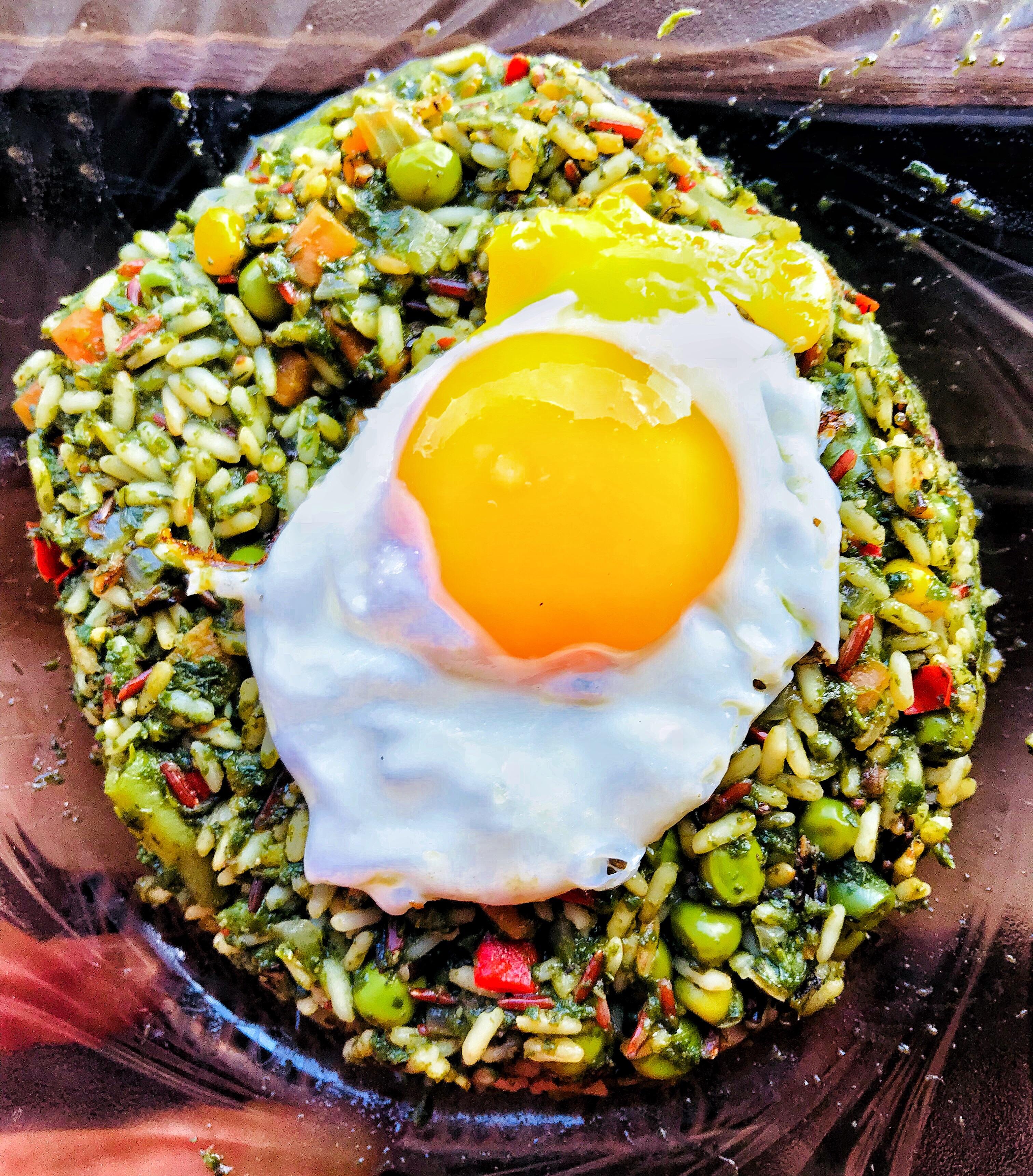 Vegetable mix + spinach + onion + garlic + wild rice with an egg cooked