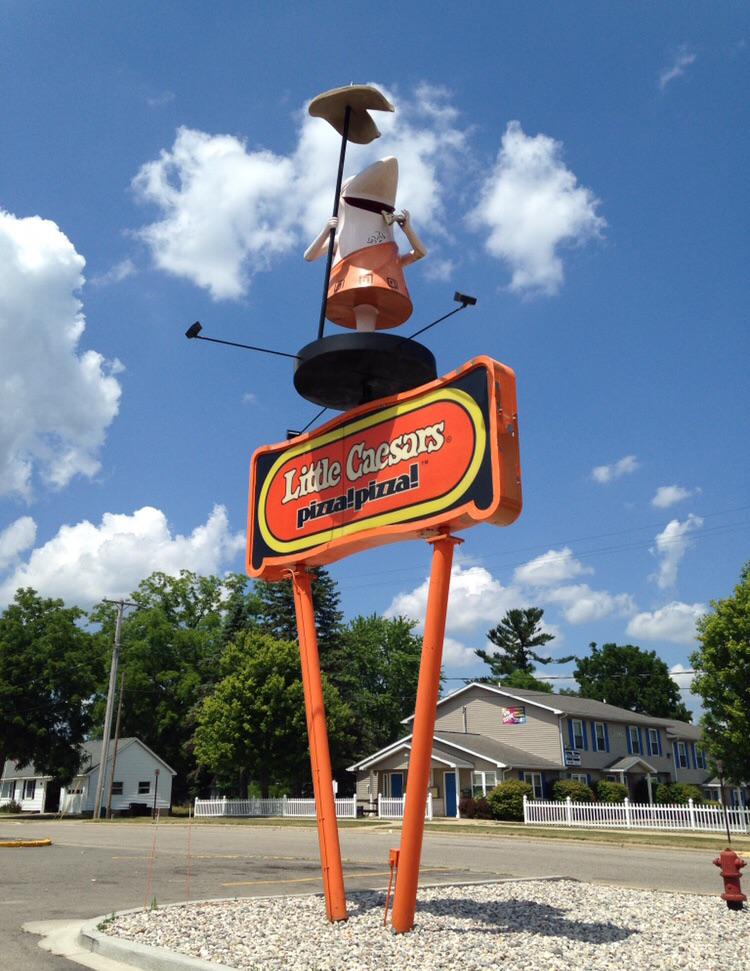 Little Caesars in Big Rapids, Michigan is stuck in the 90’s r/nostalgia