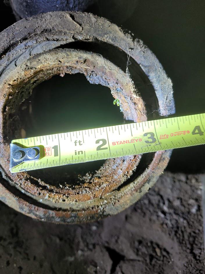 Cap broke on my sewer cleanout. Does anybody recognize this pipe and