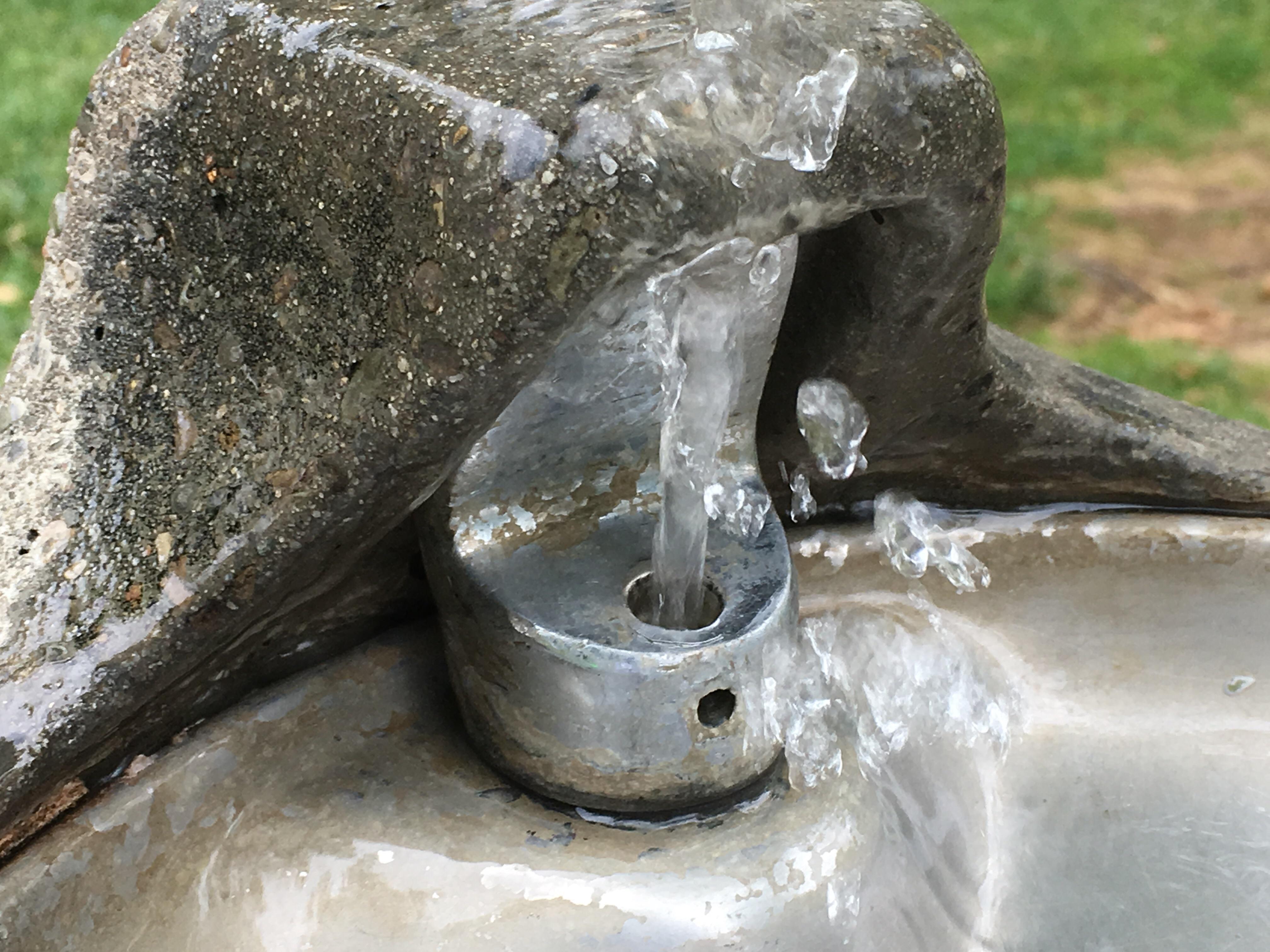 This water fountain r/CrappyDesign