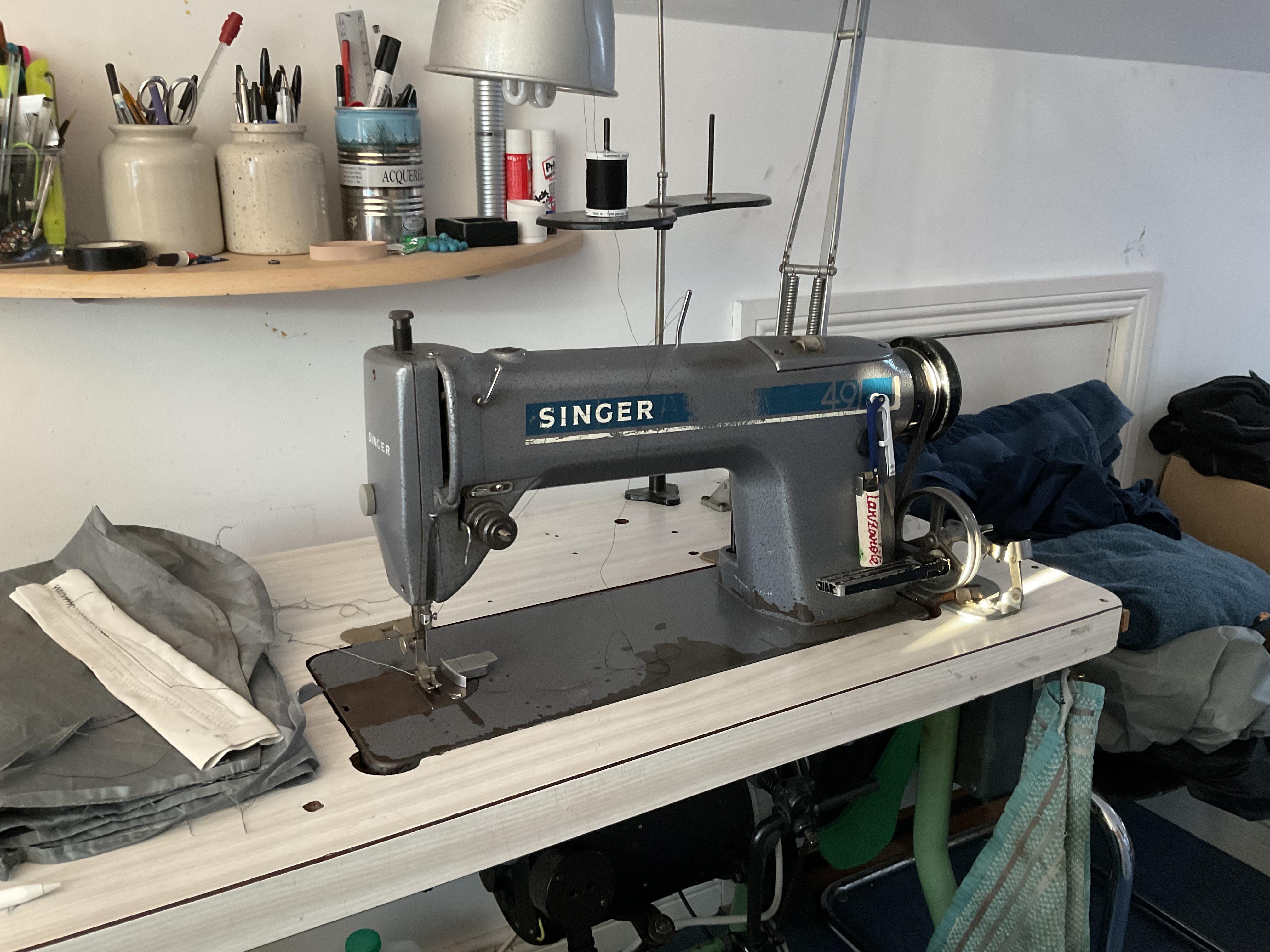 Picked this Singer 491 industrial straight stitch machine for £125. Did