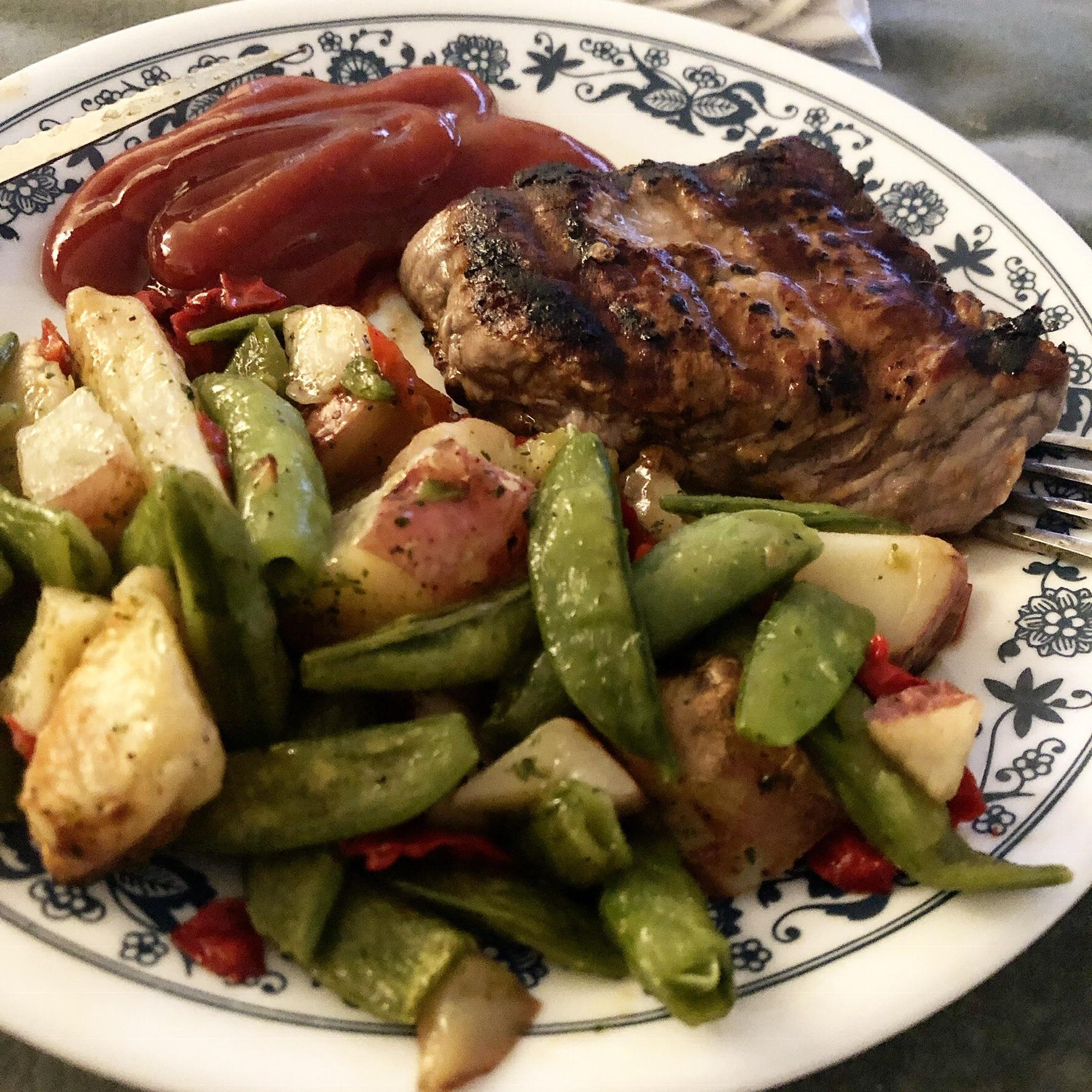 [Homemade] I made a simple meat, potatoes and veggie dish and ate it