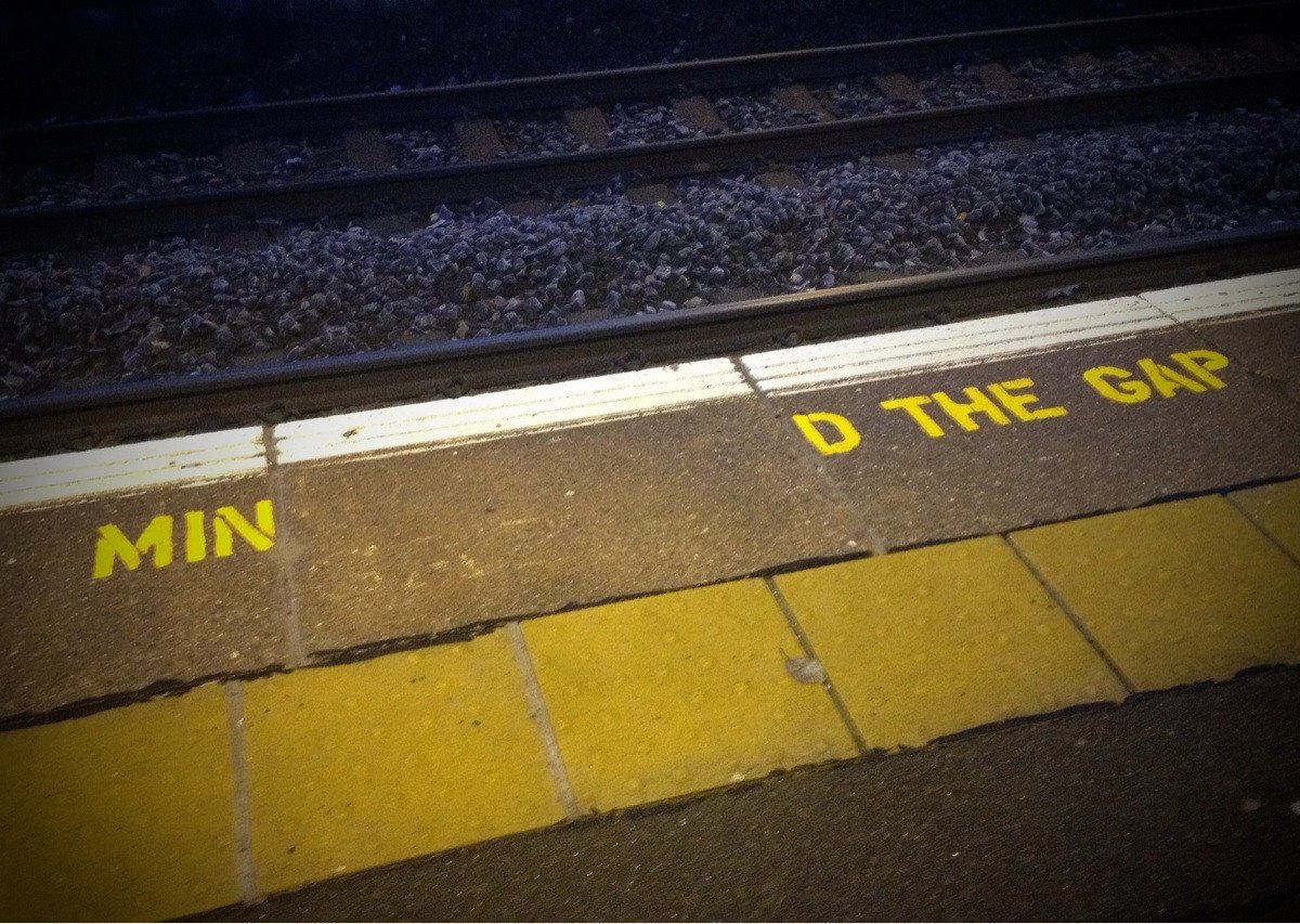 Hilarious Mind The Gap Puns Punstoppable 🛑