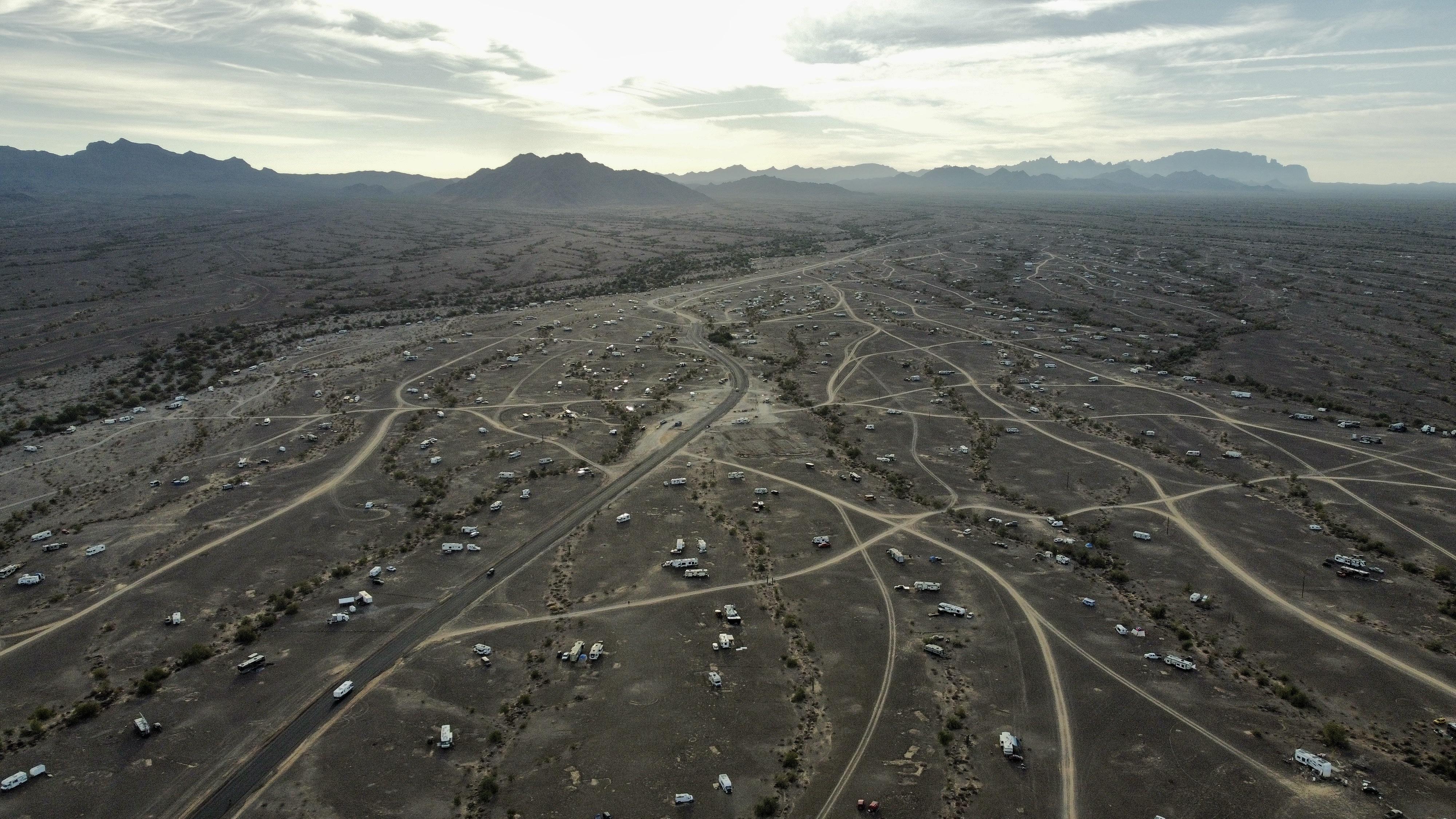 Quartzsite is starting to fill in for the season r/RVLiving