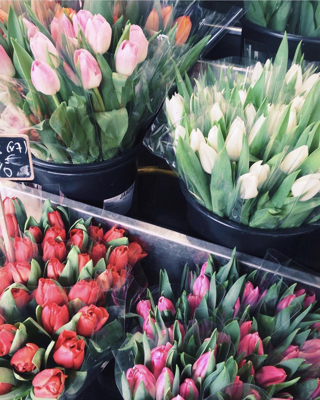 Smell of flowers in the air at Pike Place Market r/Seattle