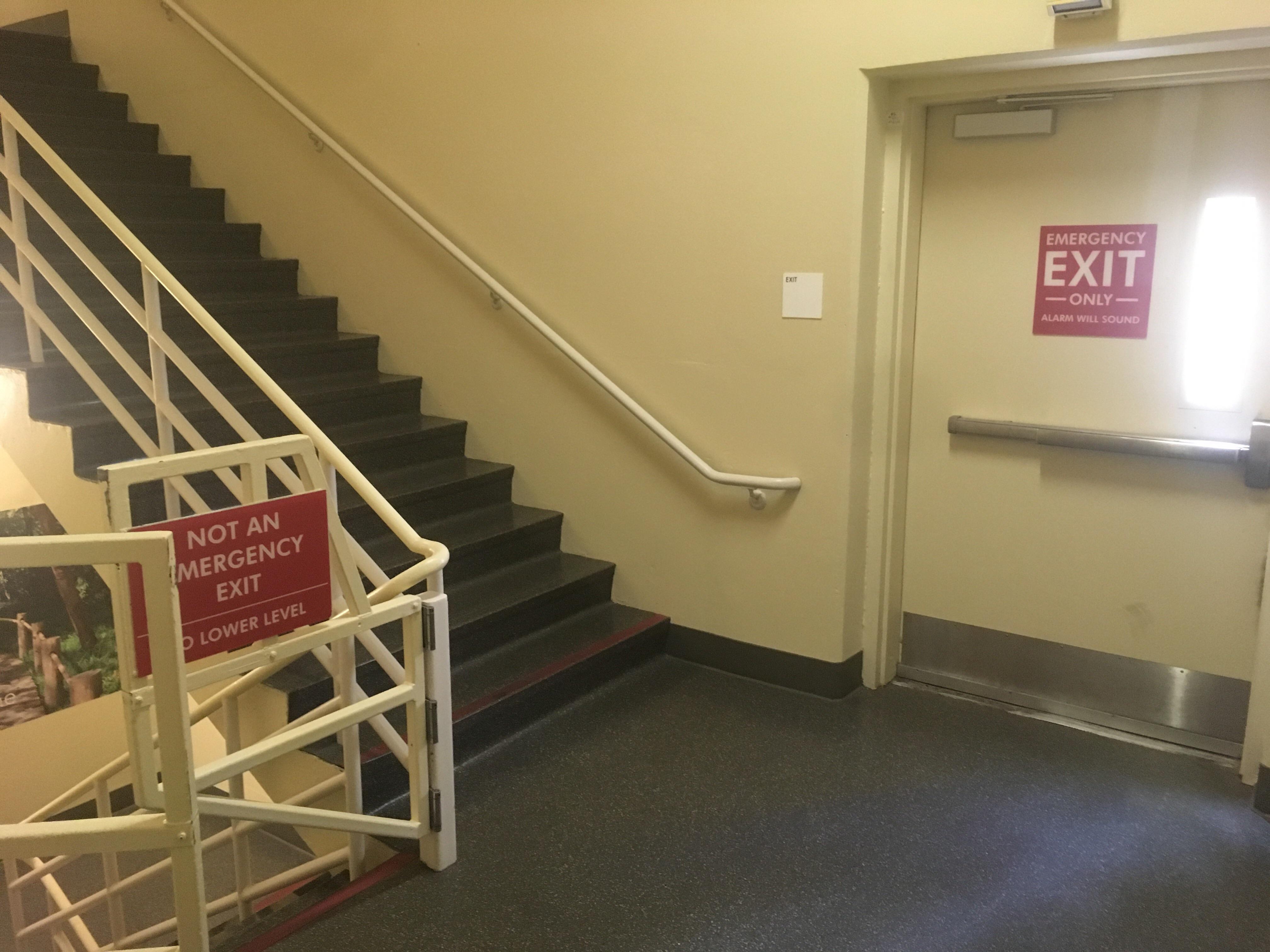 2 best u/whoneedsfacebook images on Pholder Using red for exit and