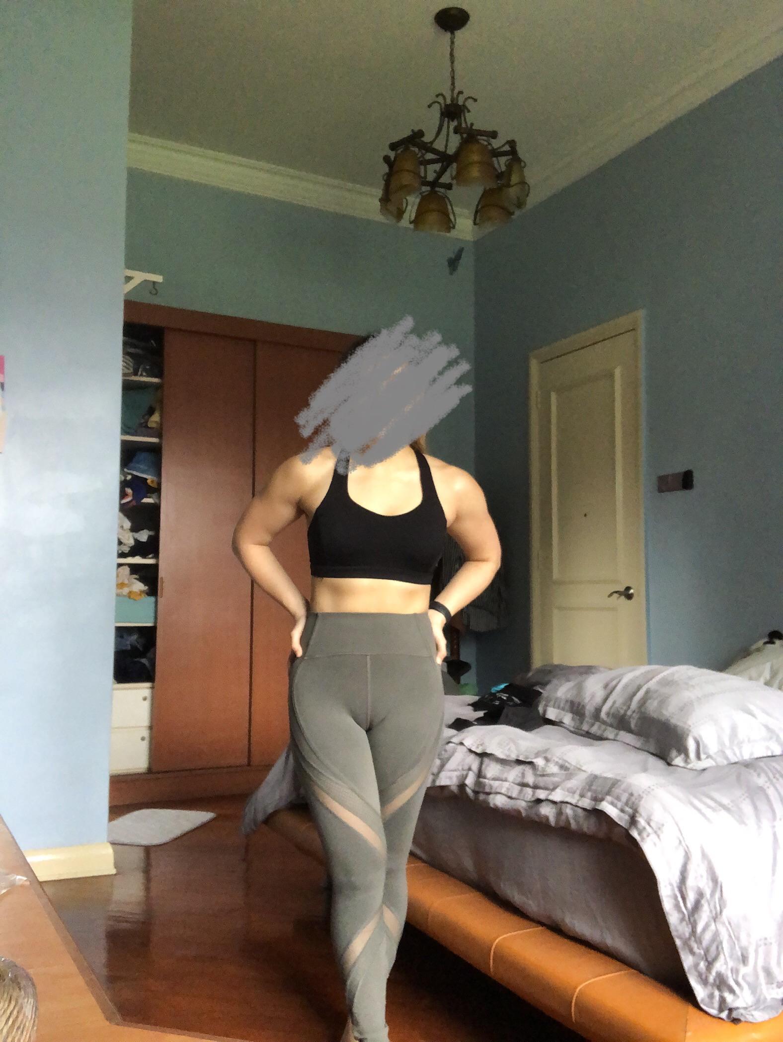 HIIT friendly outfit. Free to be serene bra in black (size 6