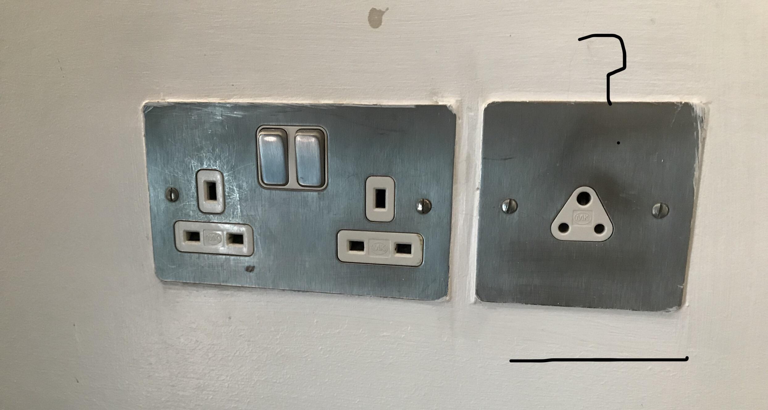 What is this plug on the right? r/london