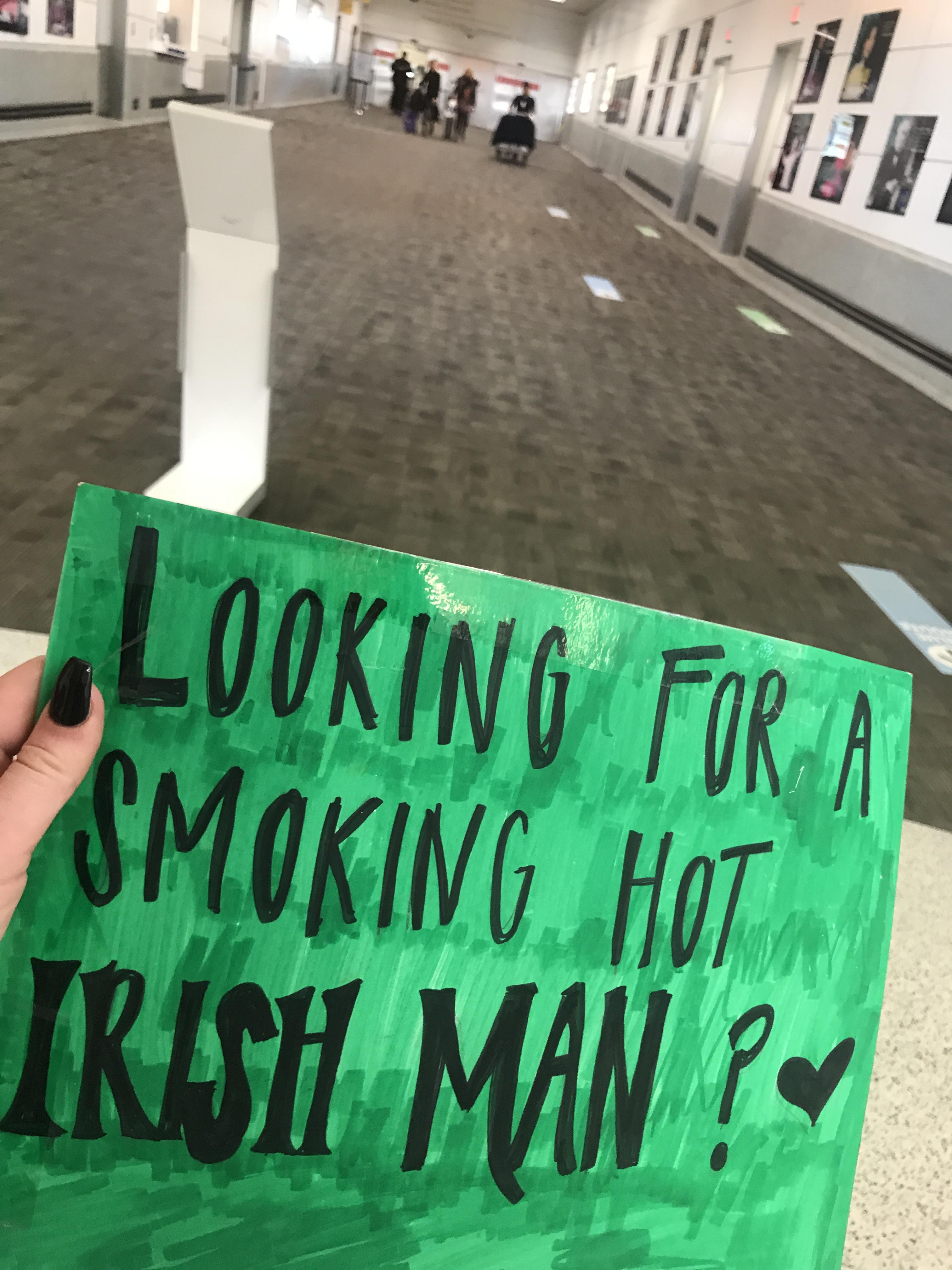 I (24 F, NYC) am waiting at the airport for my boyfriend