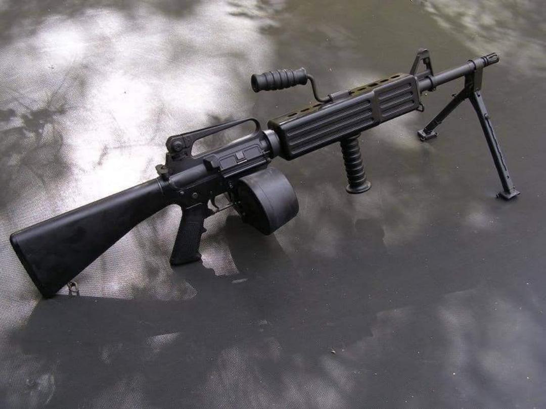 any ideas on how to turn a CYMA m16 into an lmg like this? r/airsoft