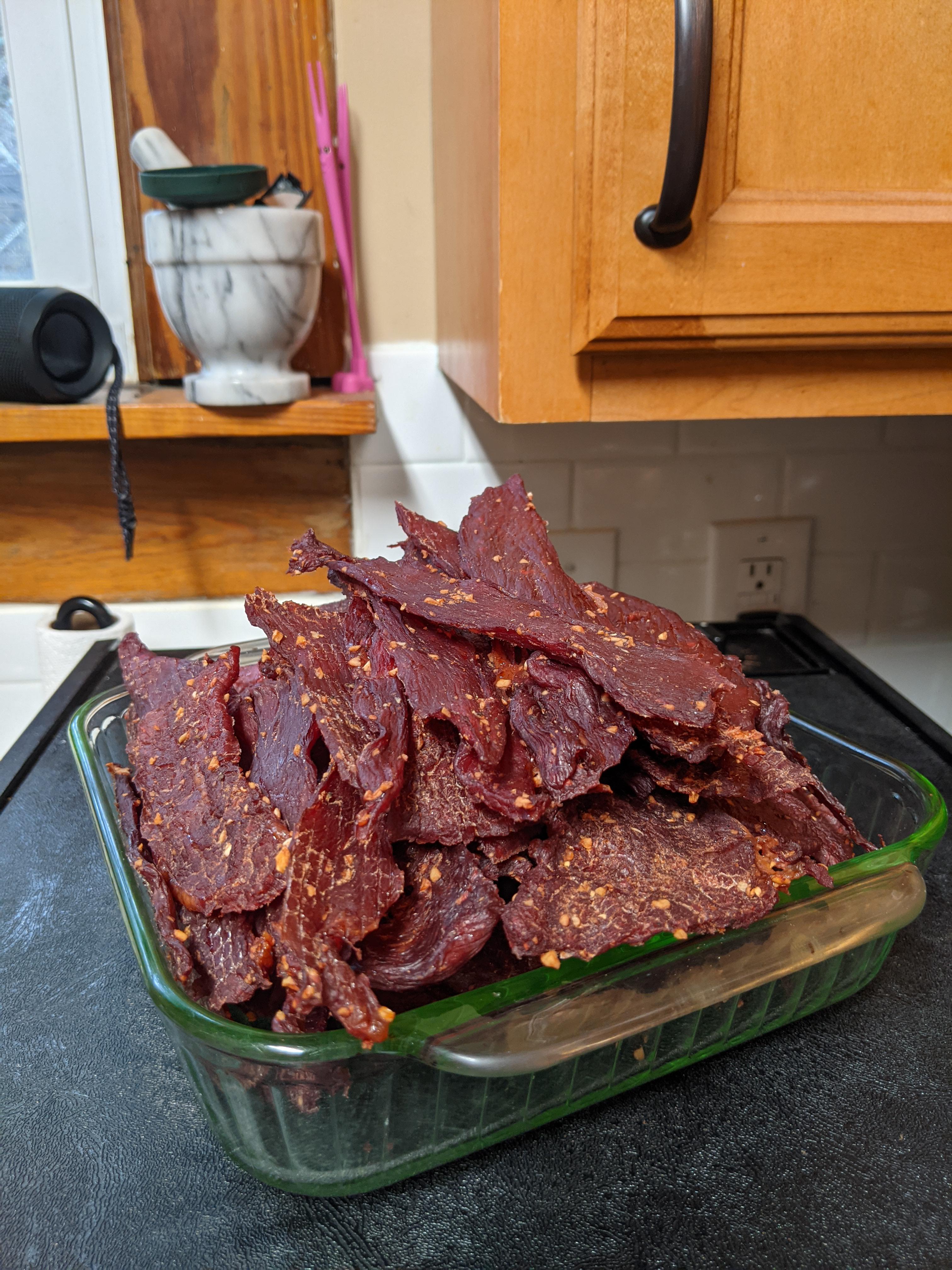 Made some super garlicky beef jerky! r/dehydrating
