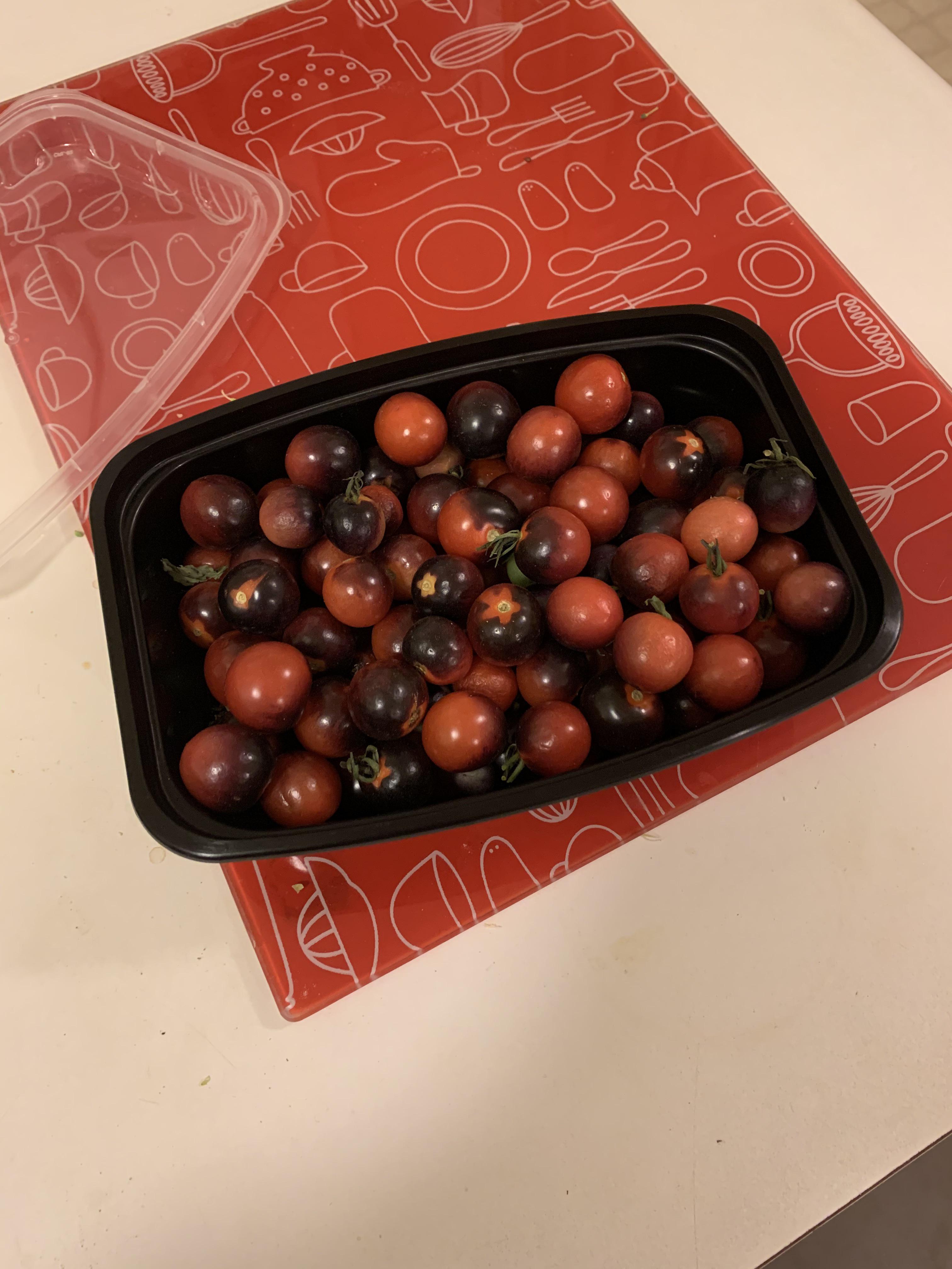 Midnight snack cherry tomatoes. Final harvest r/vegetablegardening