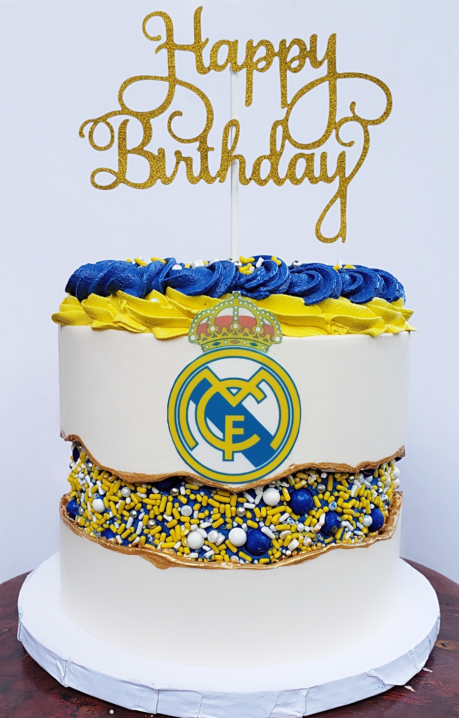 Today is my birthday and I got the best cake ever. realmadrid