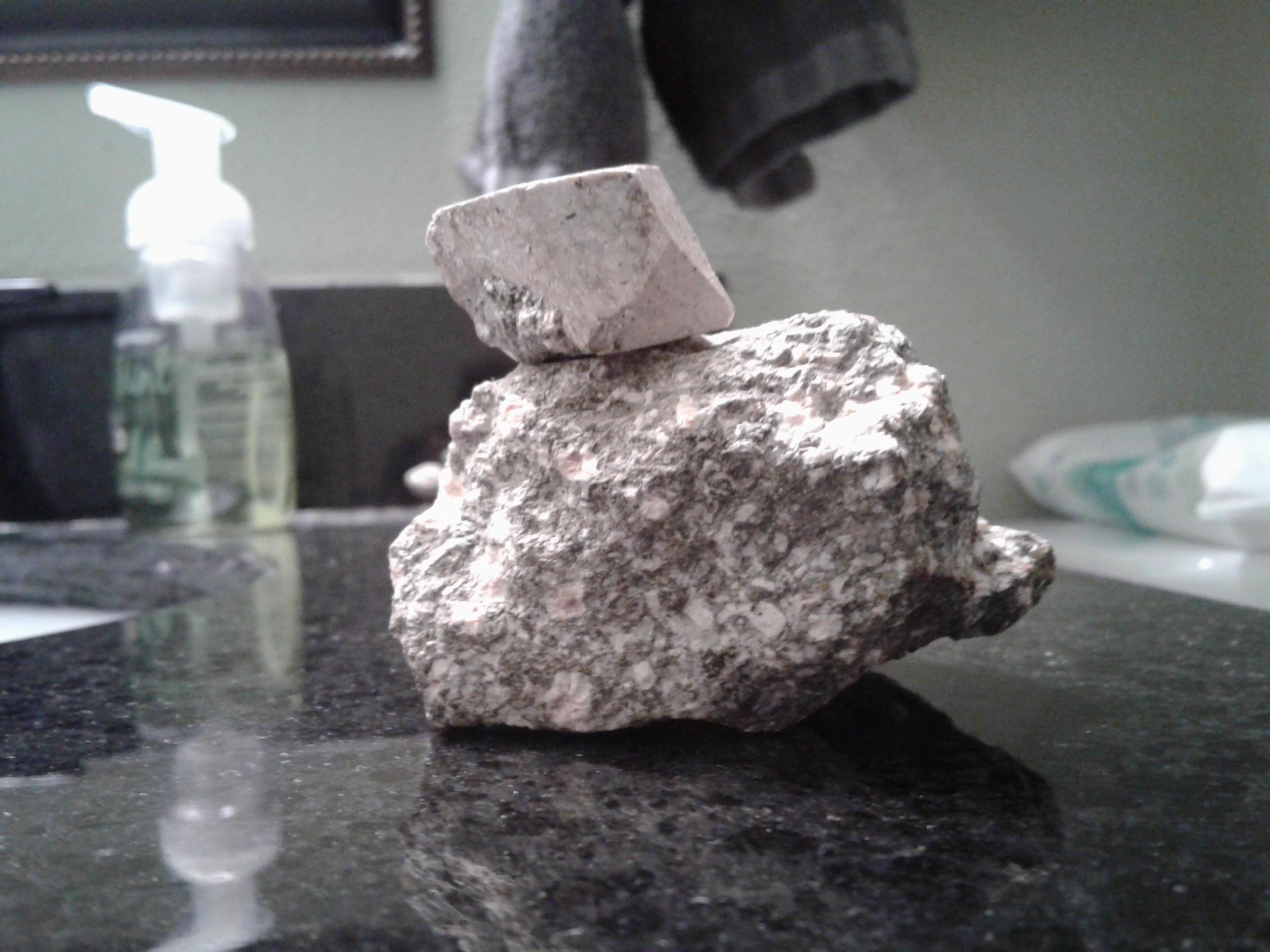 This crystal looks like it's glued on r/mildlyinteresting