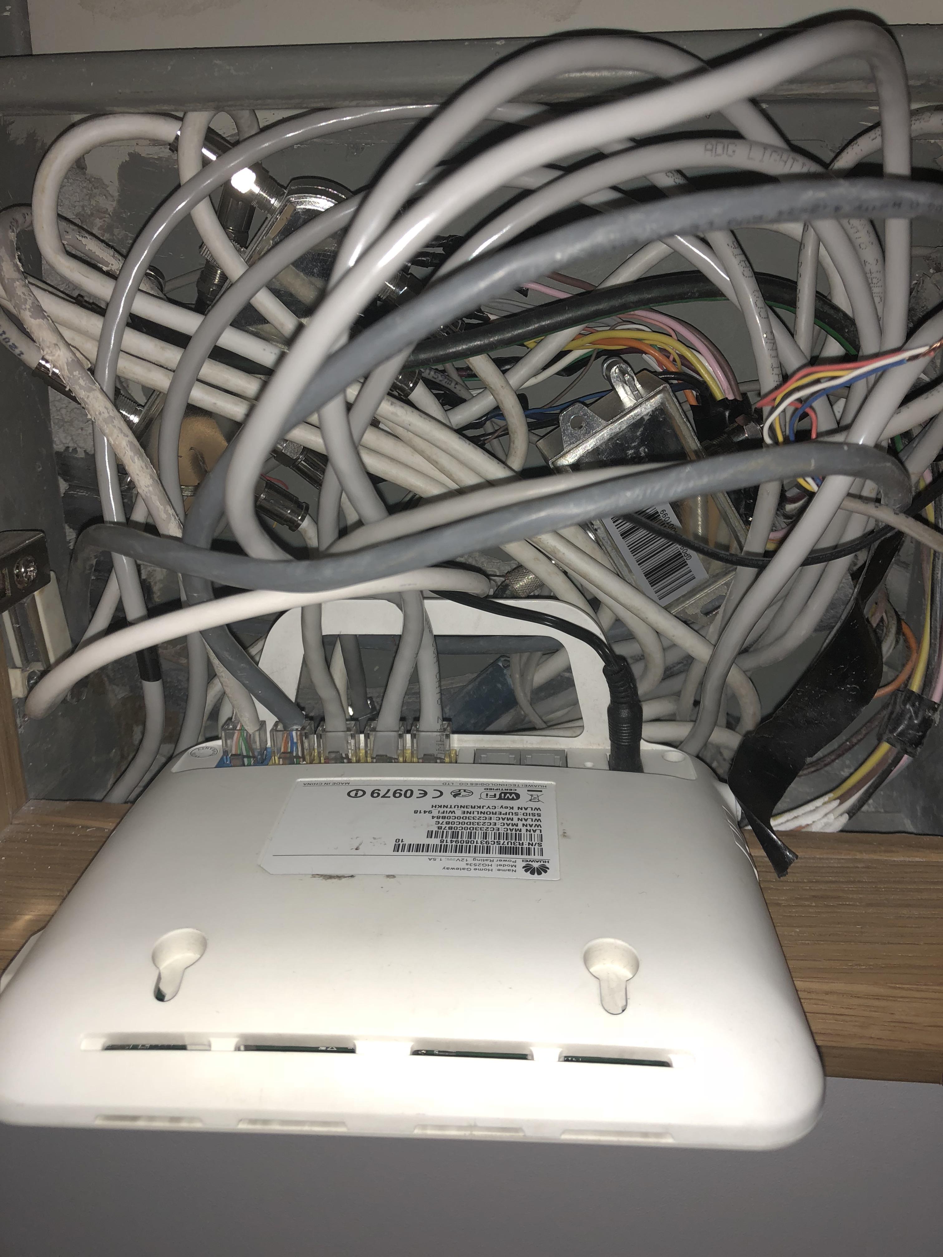 The cable management done by “techchian” itself r